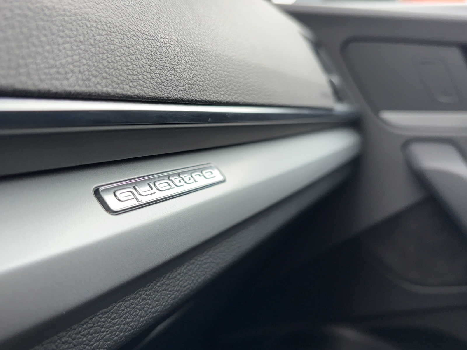 AUDI Q5 55 TFSI e quattro-image-15