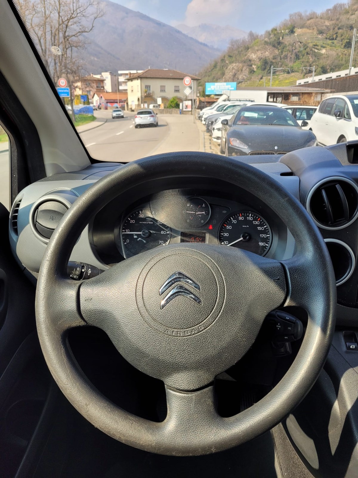 CITROEN Berlingo 1.6 BlueHDi Live-image-8