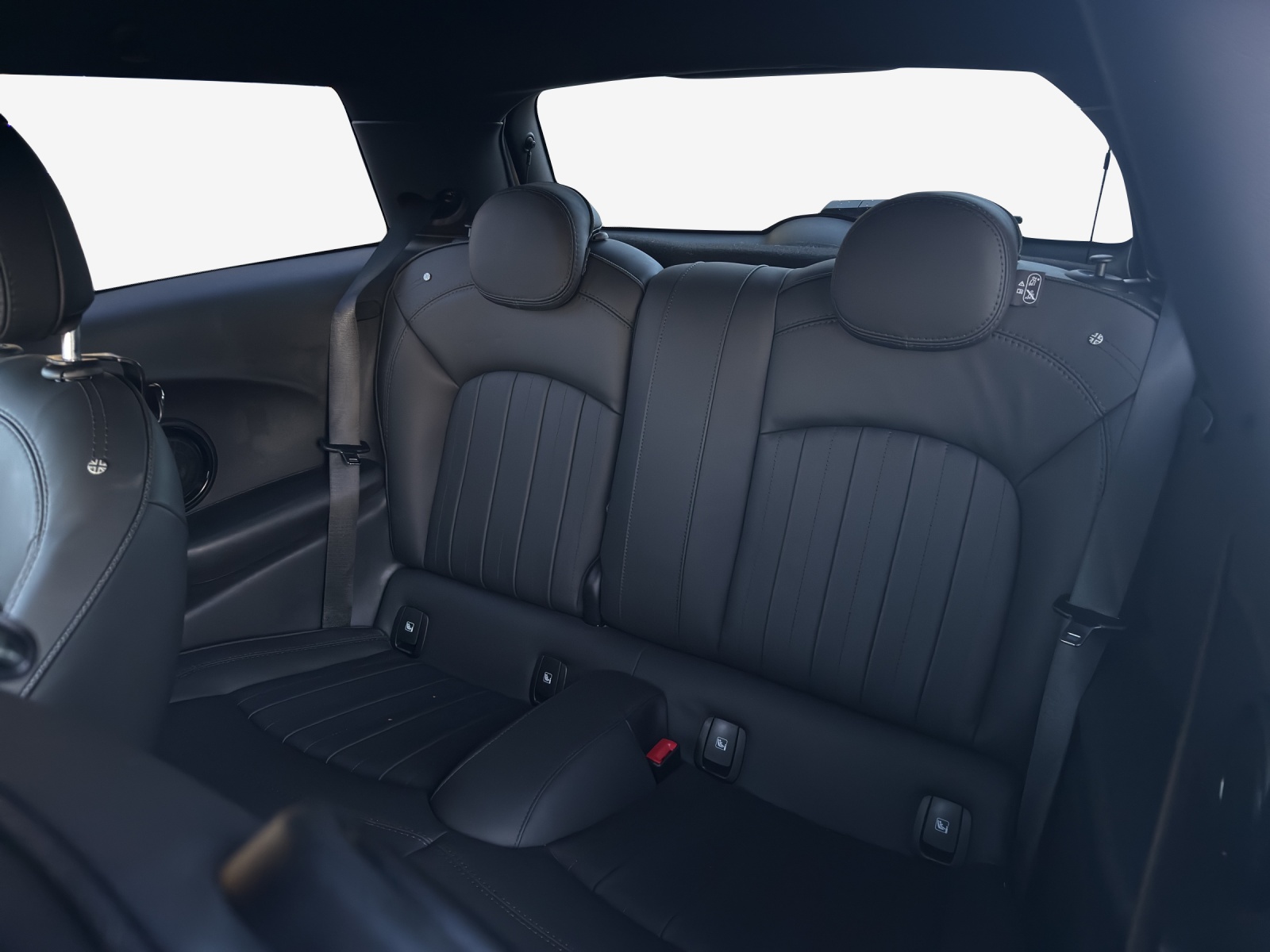 MINI Cooper John Cooper Works Steptronic-image-11