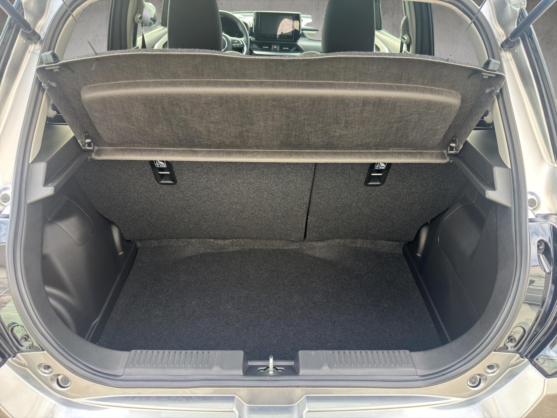 SUZUKI Swift 1.2 Sakura Top Hybrid-image-8