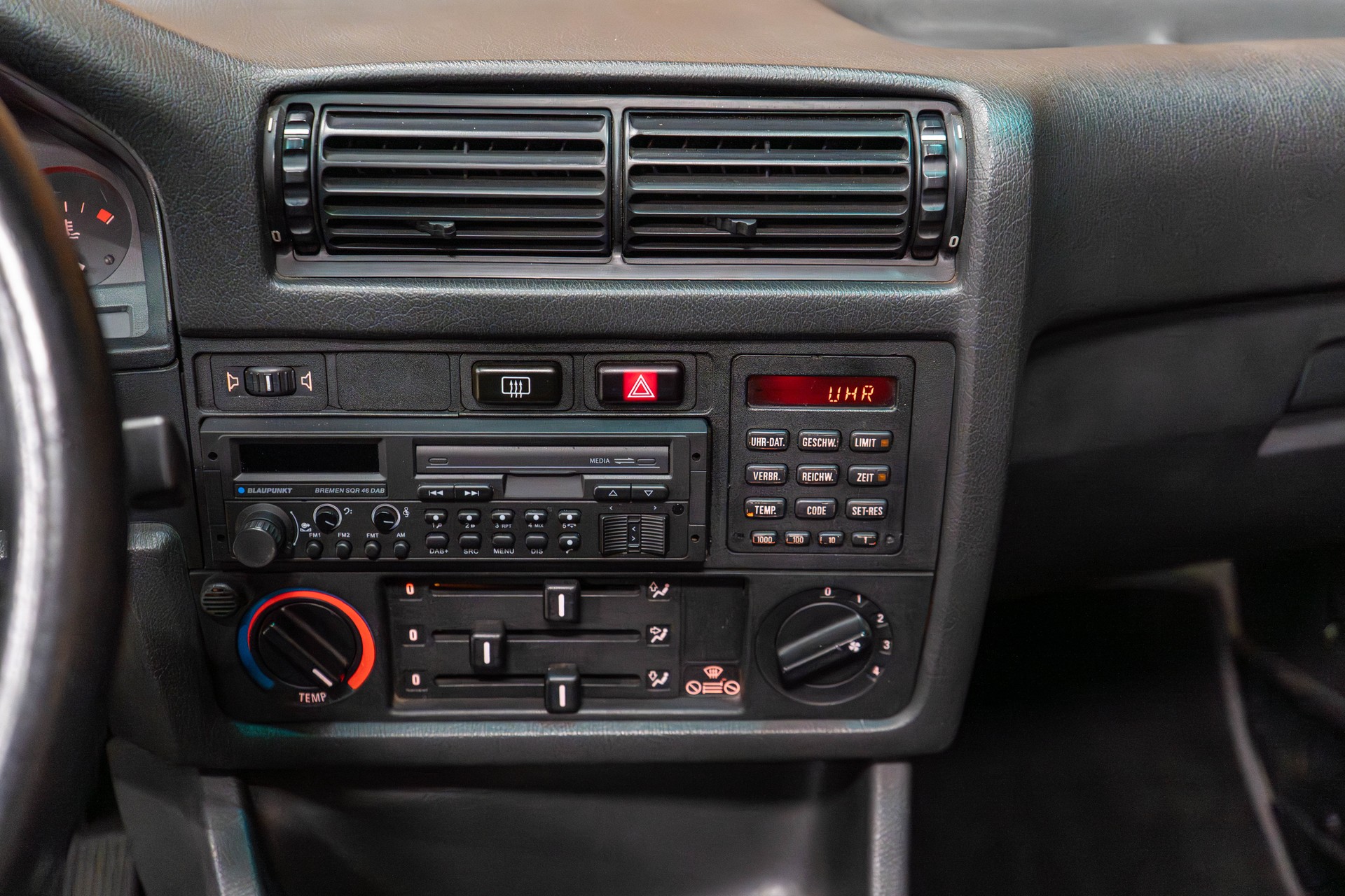 BMW E30 Cabriolet 320i-image-15