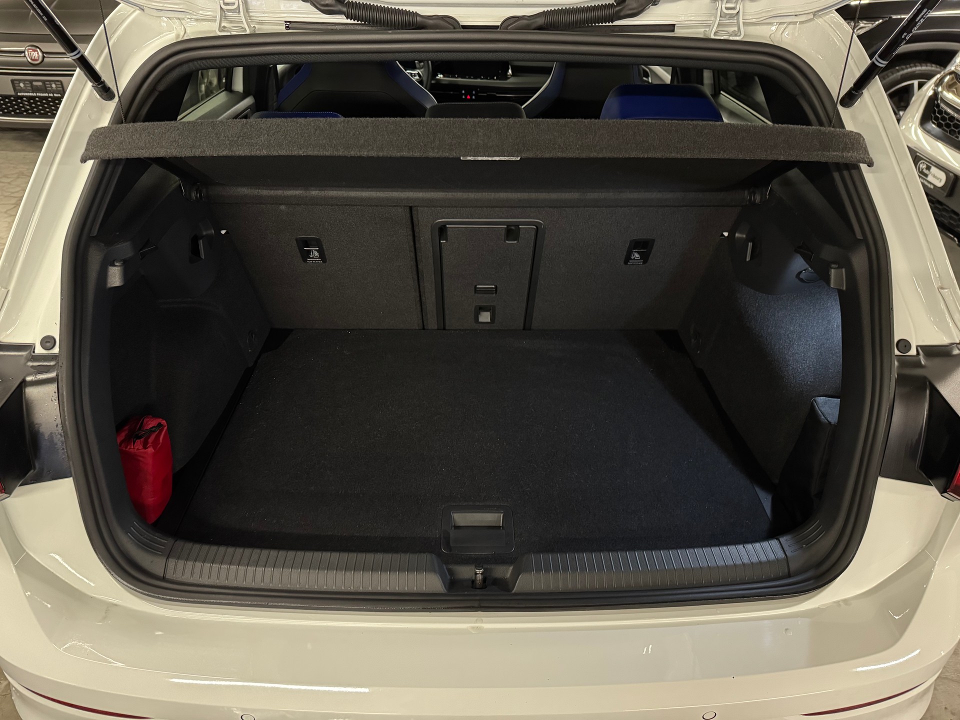 VW Golf 2.0 TSI R DSG 4Motion R Performance-image-11