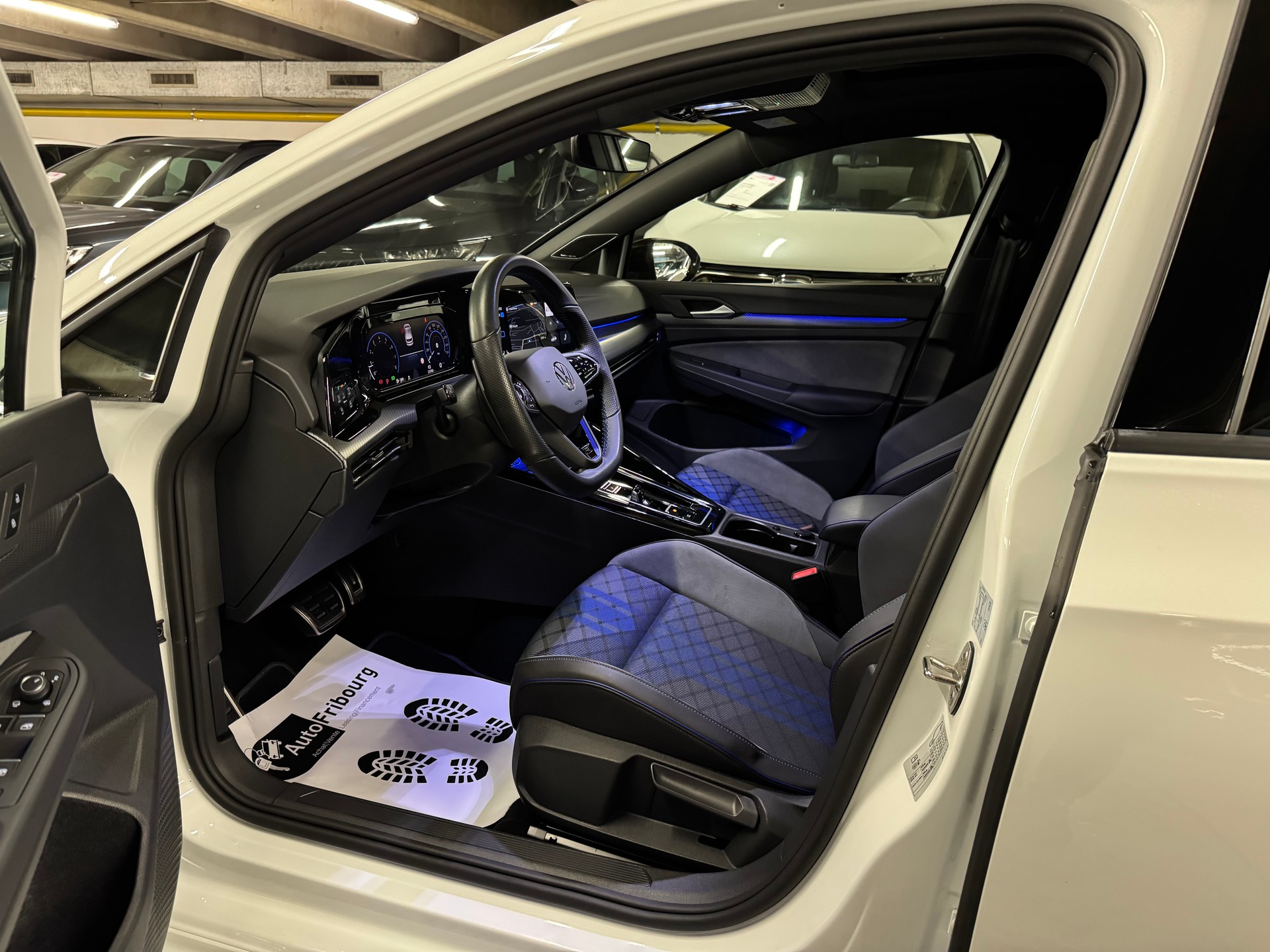 VW Golf 2.0 TSI R DSG 4Motion R Performance-showroom-element-3