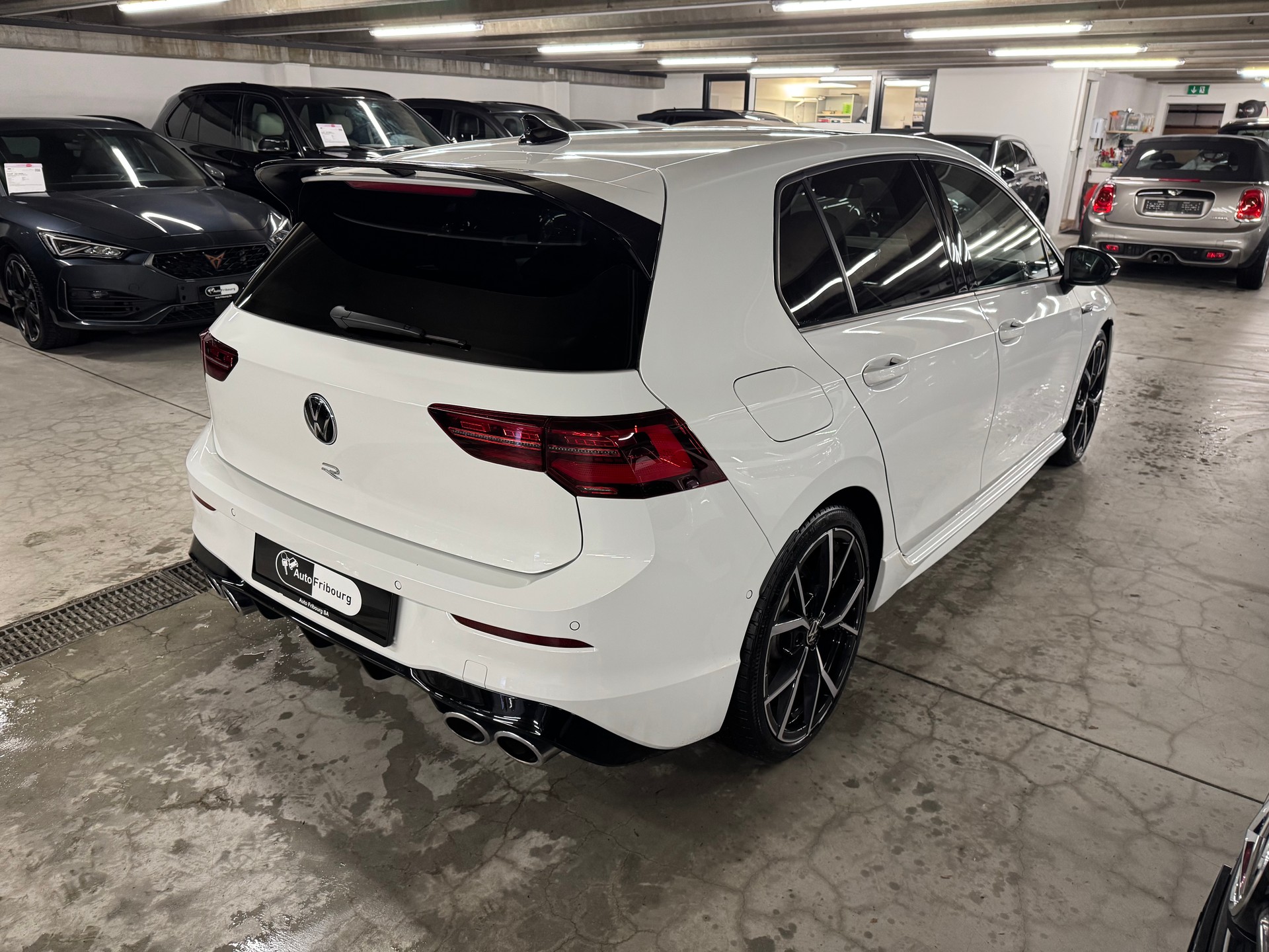 VW Golf 2.0 TSI R DSG 4Motion R Performance-showroom-element-1