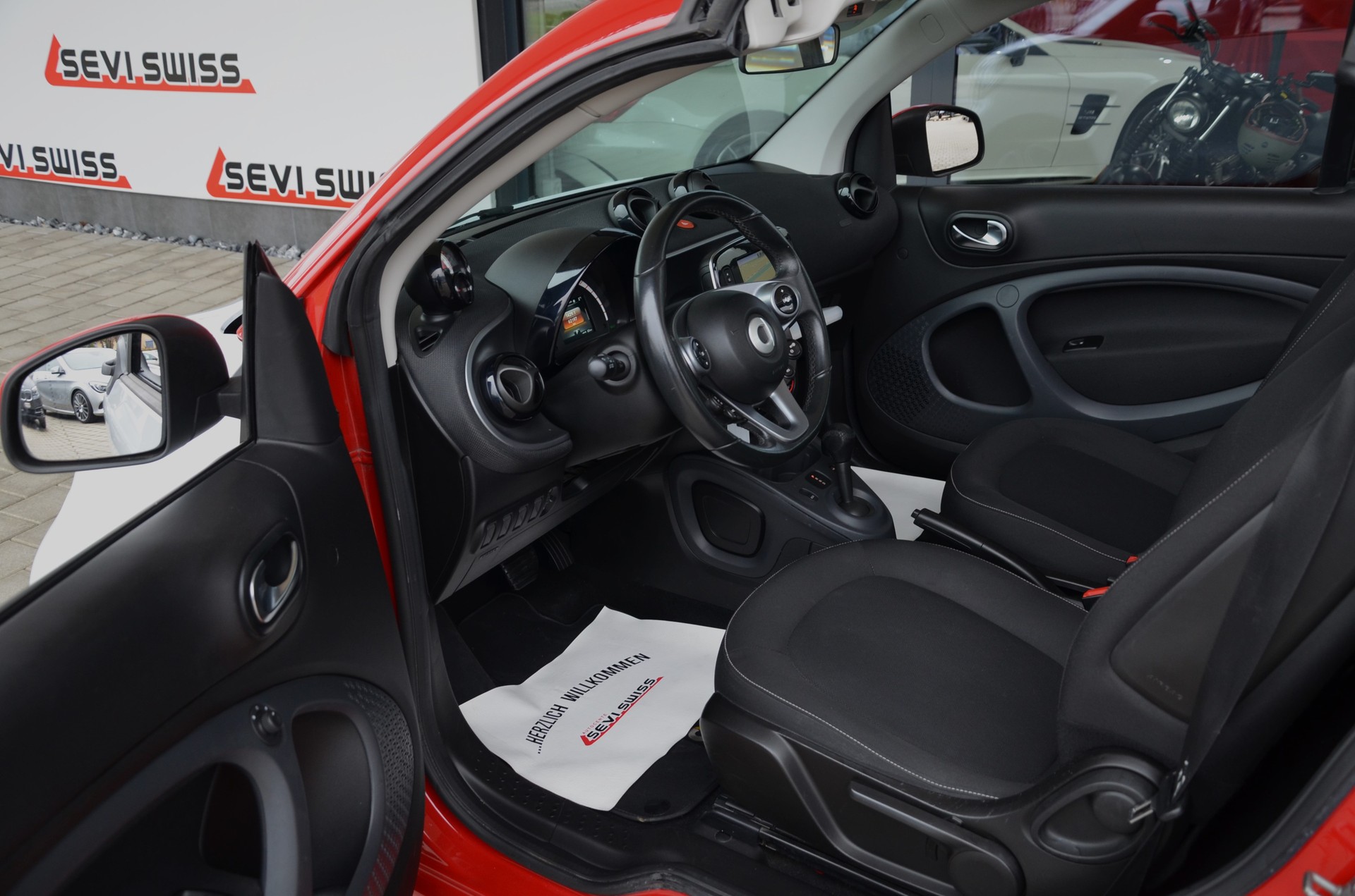 SMART fortwo EQ passion (incl. battery)*Ab MFK,1 Jahr oder 20'000km Garantie*-image-9
