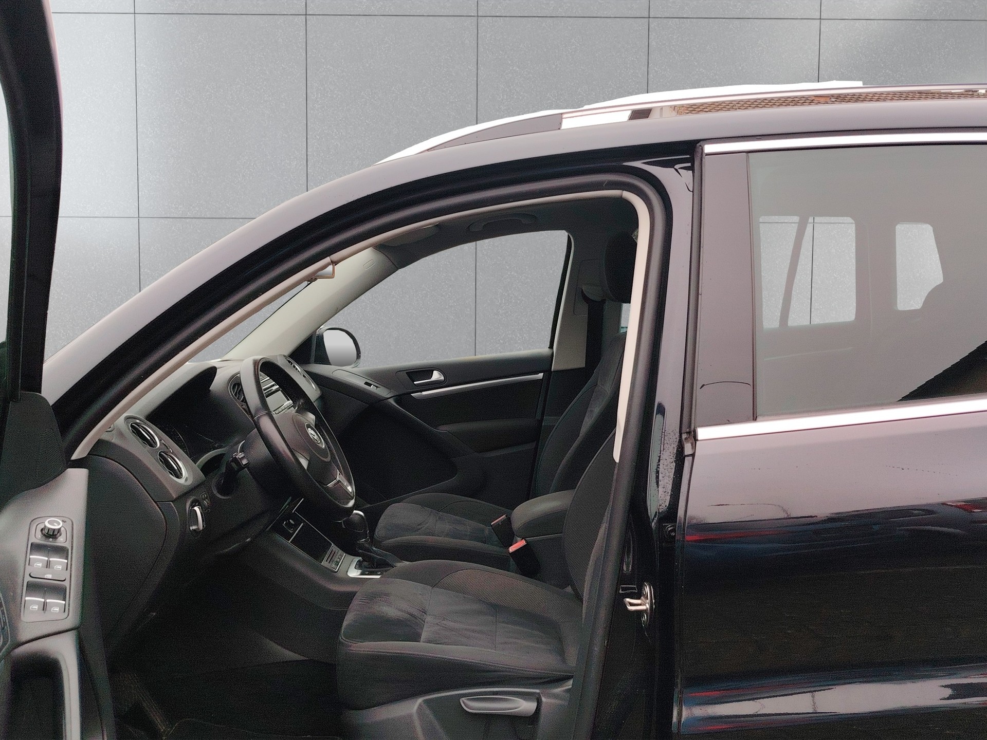 VW Tiguan 2.0 TDI BlueMotion Track&Style 4Motion DSG-image-10