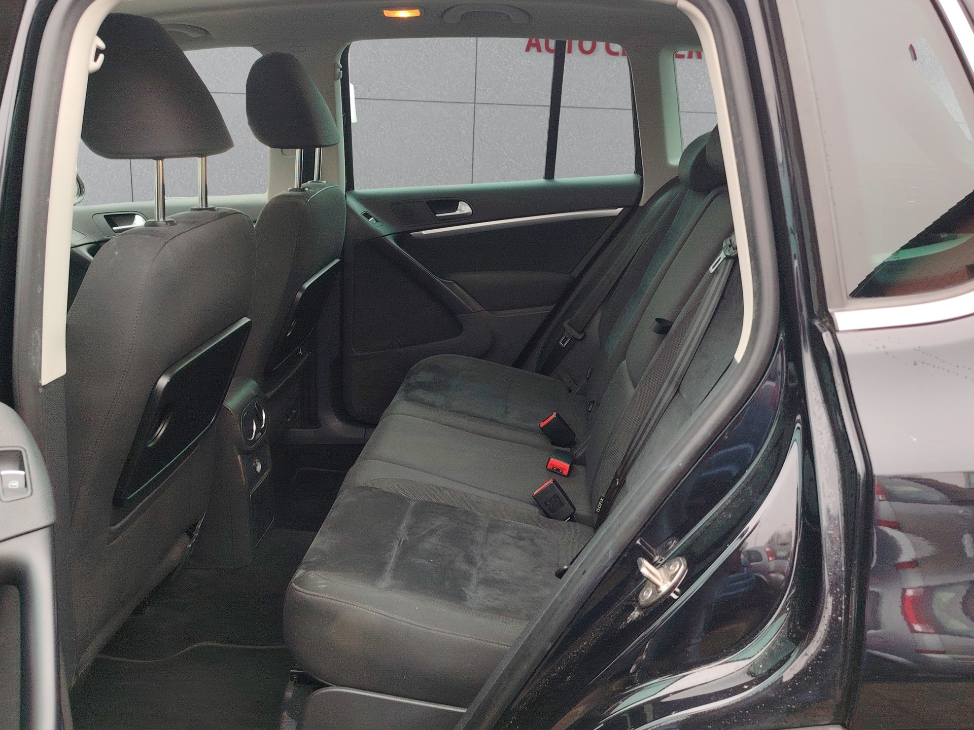 VW Tiguan 2.0 TDI BlueMotion Track&Style 4Motion DSG-image-12