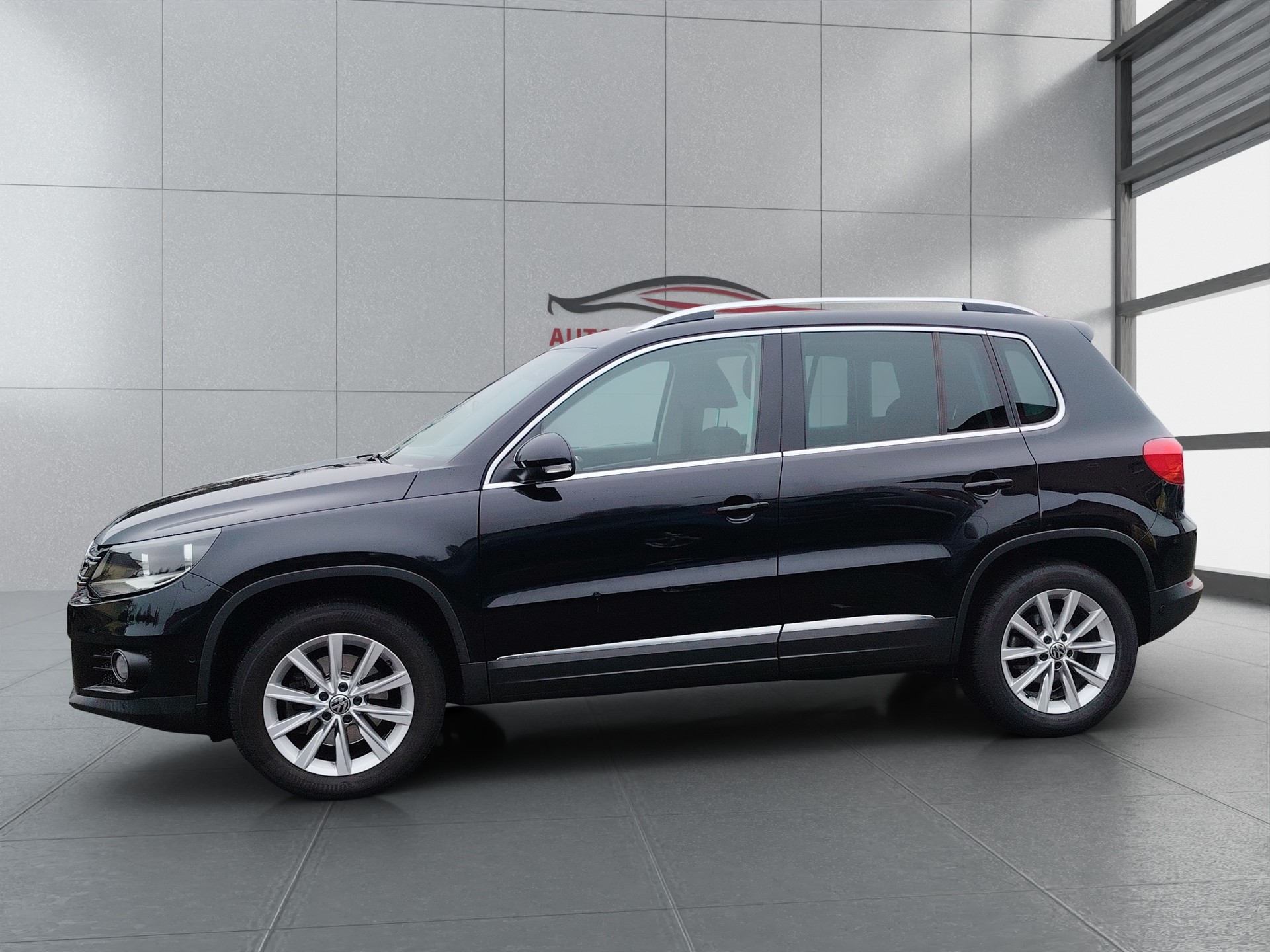 VW Tiguan 2.0 TDI BlueMotion Track&Style 4Motion DSG-image-3