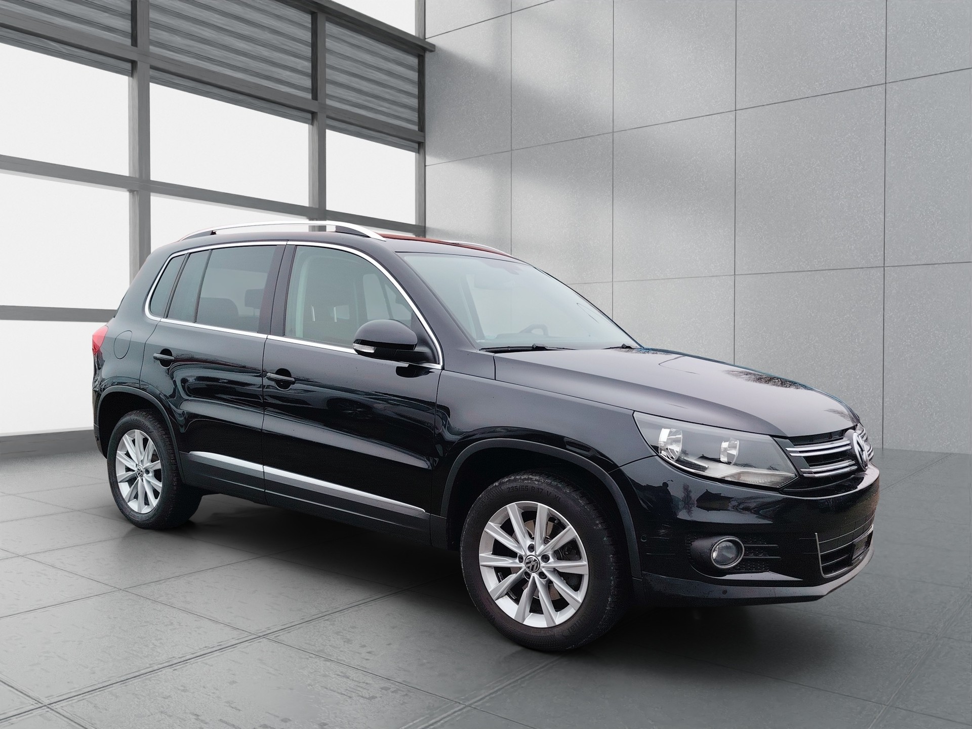 VW Tiguan 2.0 TDI BlueMotion Track&Style 4Motion DSG-image-1