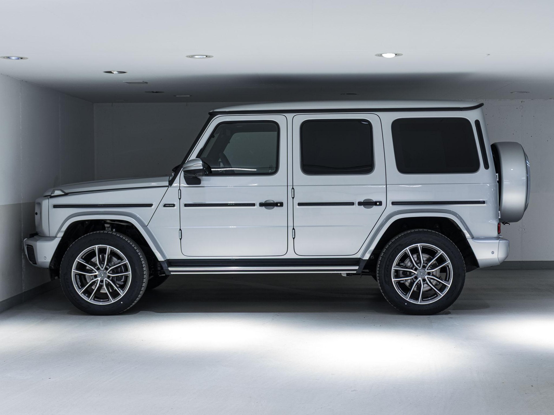 MERCEDES-BENZ G 450 d-image-4