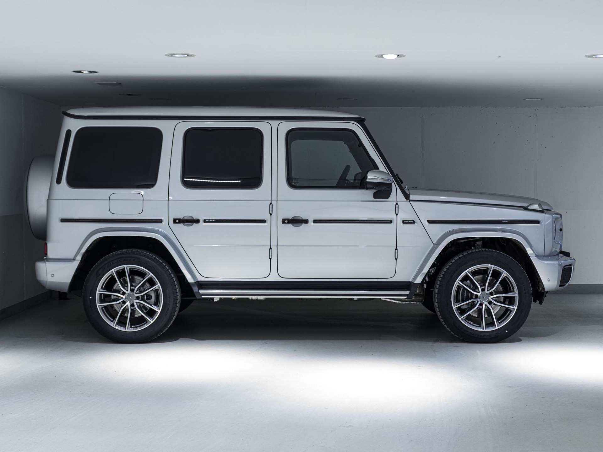 MERCEDES-BENZ G 450 d-image-1
