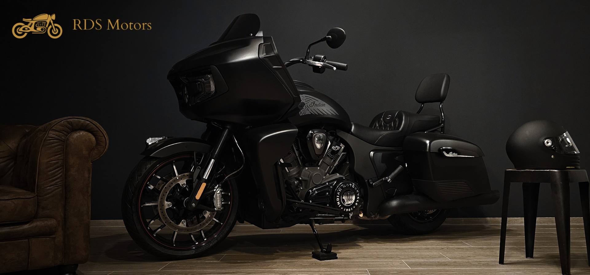 INDIAN Challenger Dark Horse-showroom-element-3