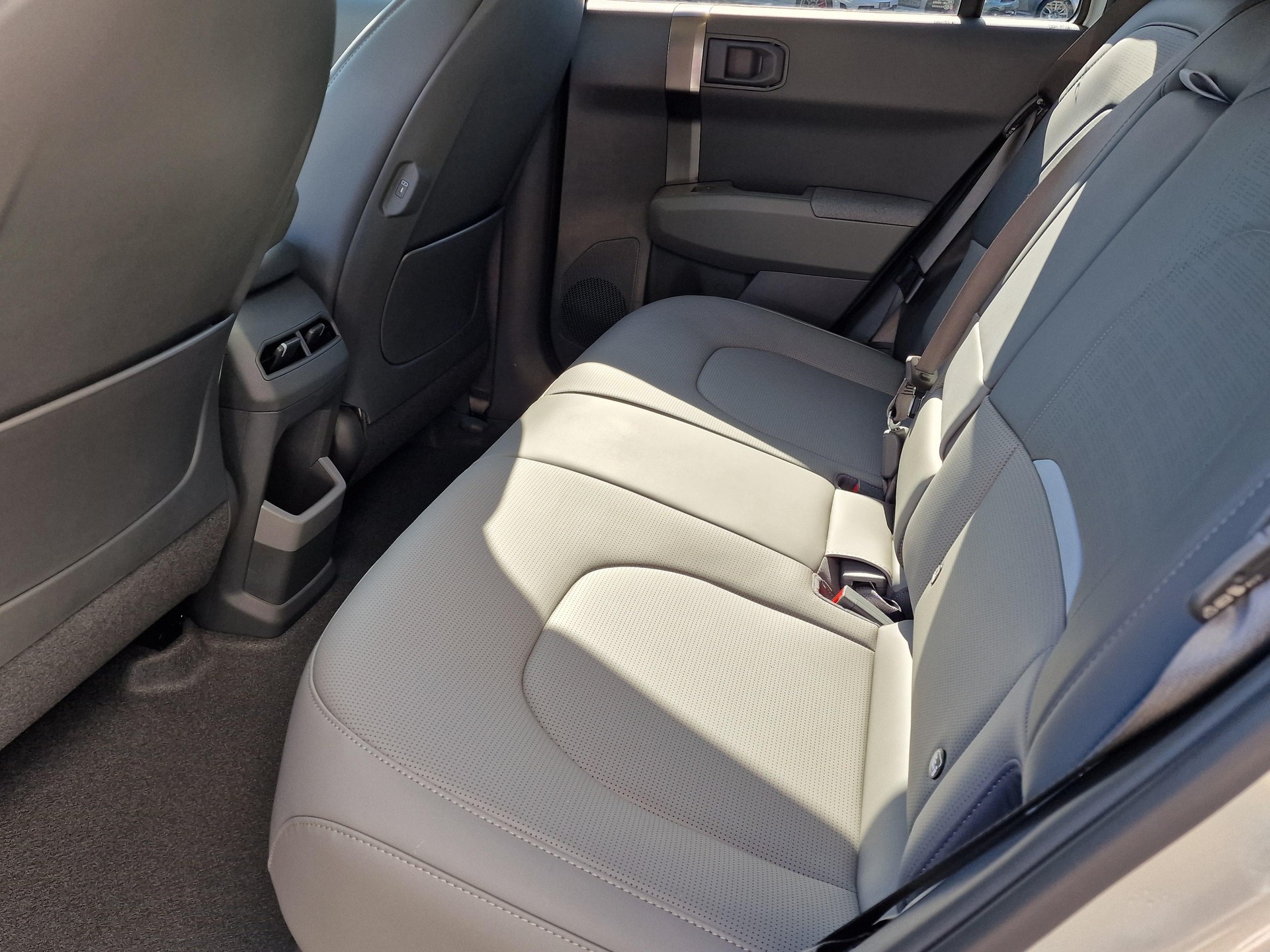 KIA EV3 81 kWh Earth+-image-5