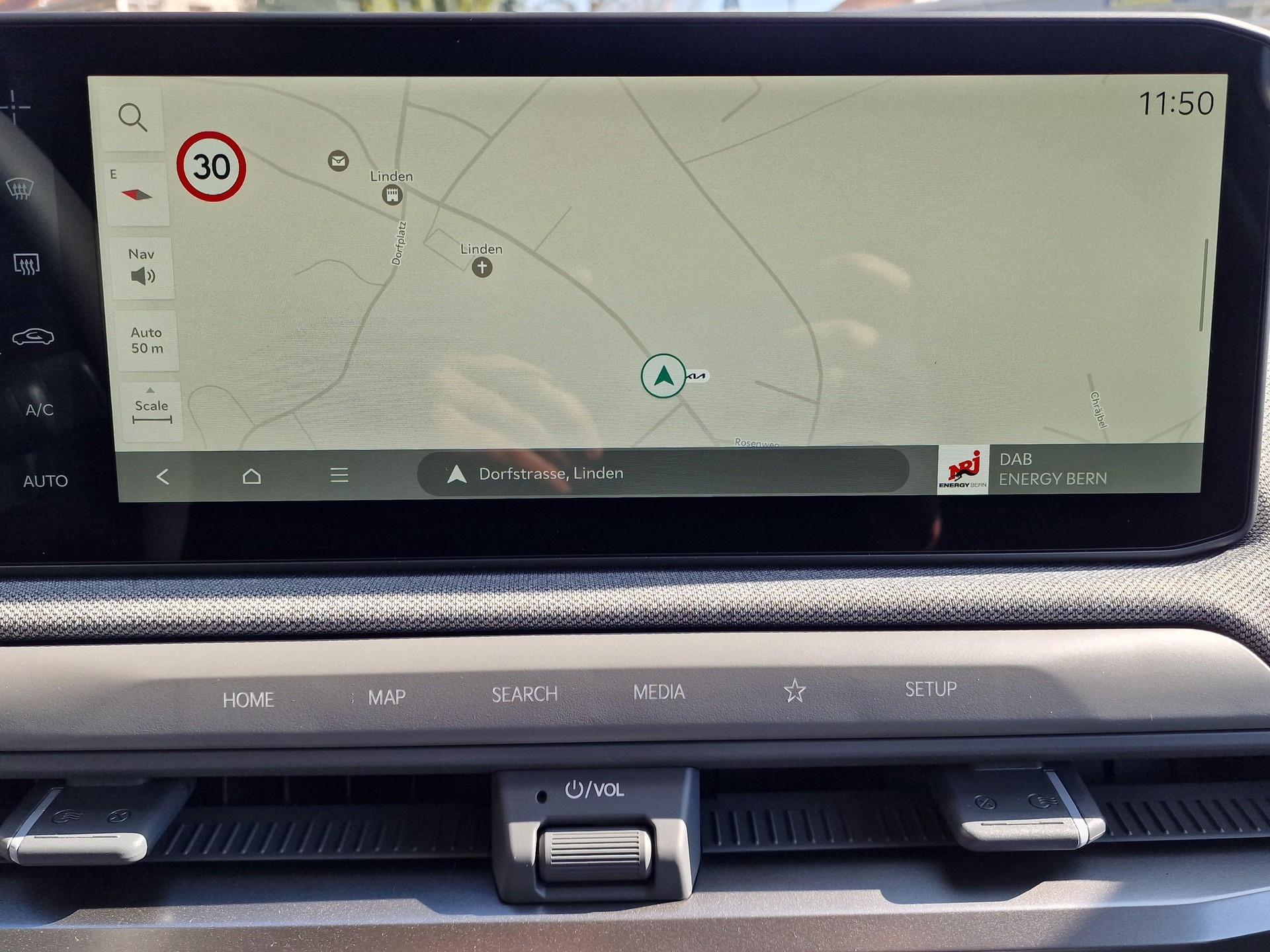 KIA EV3 81 kWh Earth+-image-13