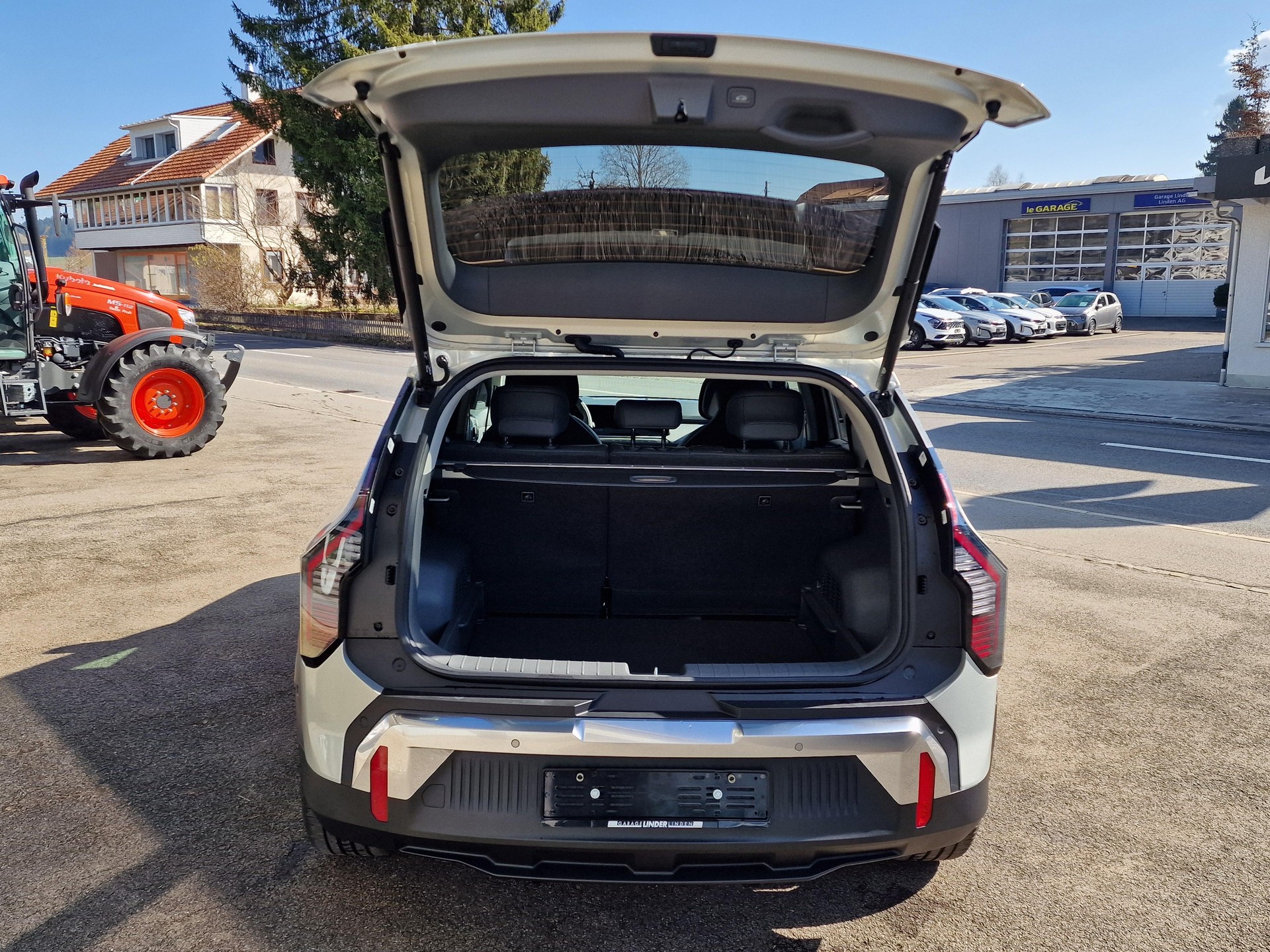 KIA EV3 81 kWh Earth+-image-3