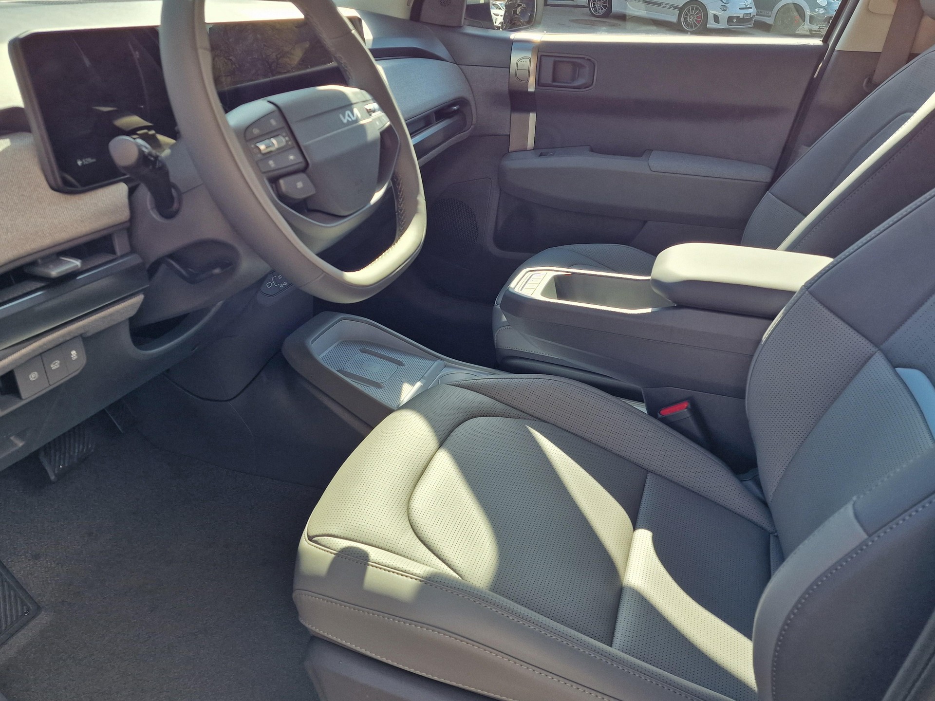 KIA EV3 81 kWh Earth+-image-6