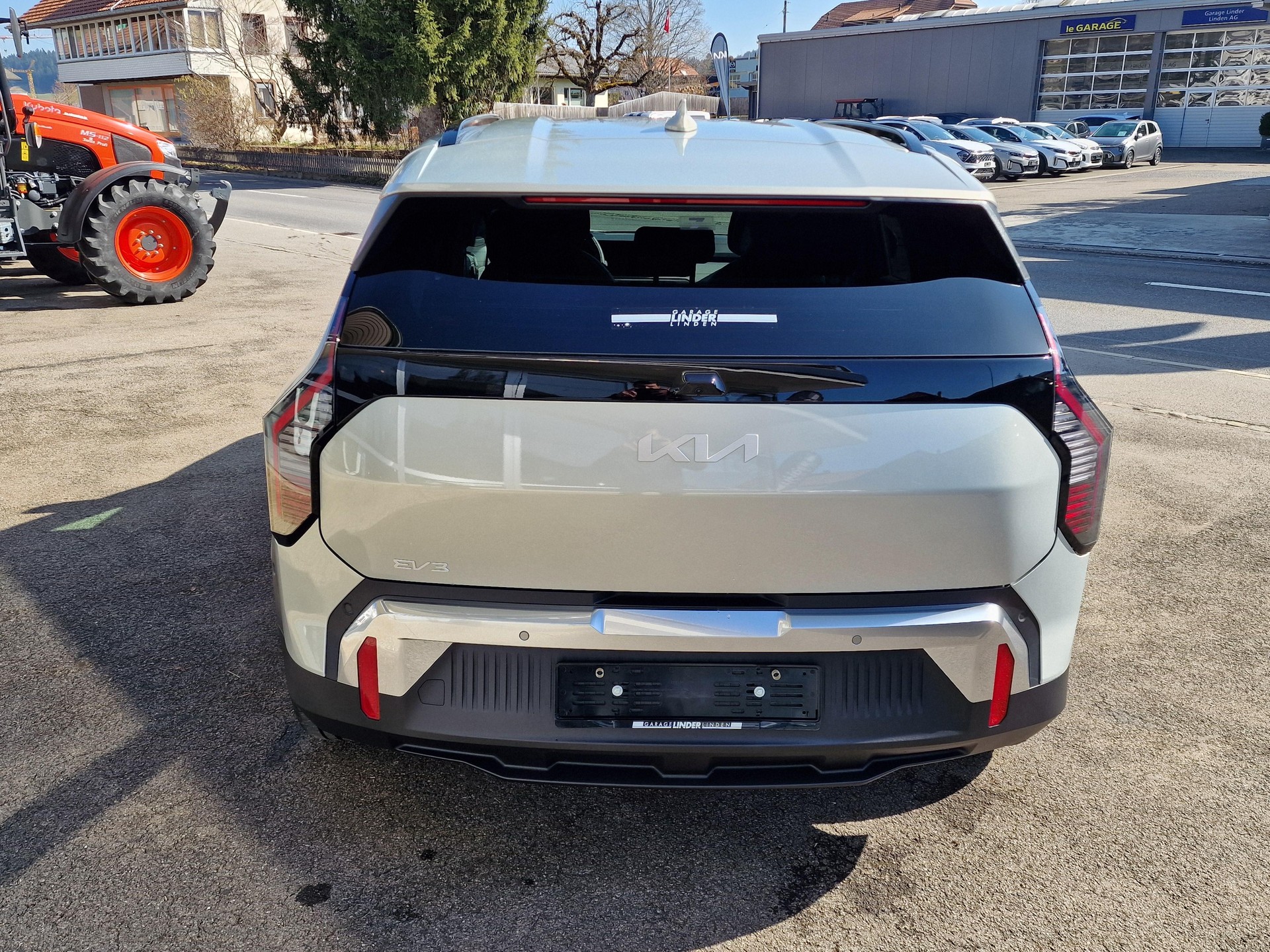 KIA EV3 81 kWh Earth+-image-2