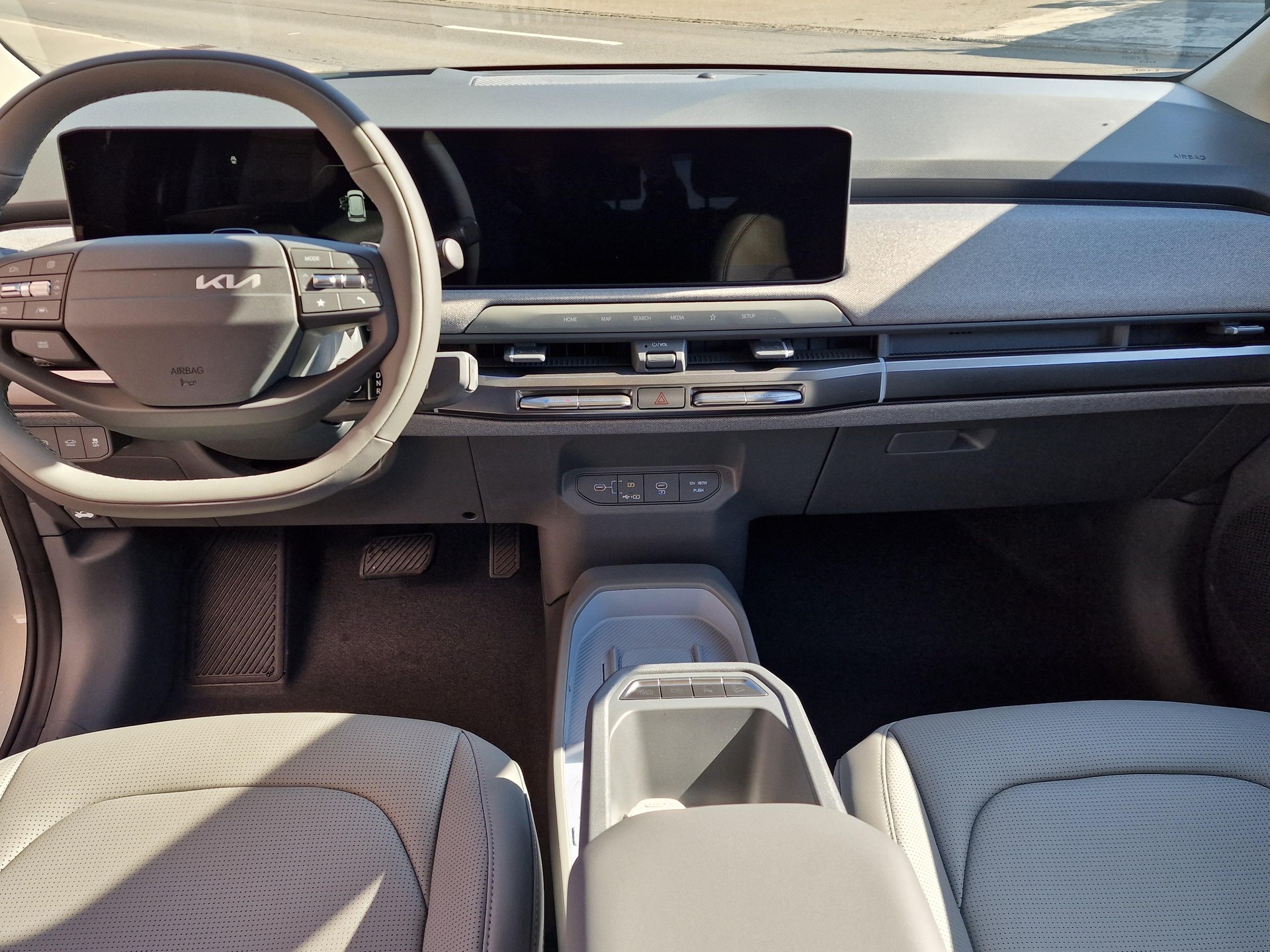 KIA EV3 81 kWh Earth+-image-7