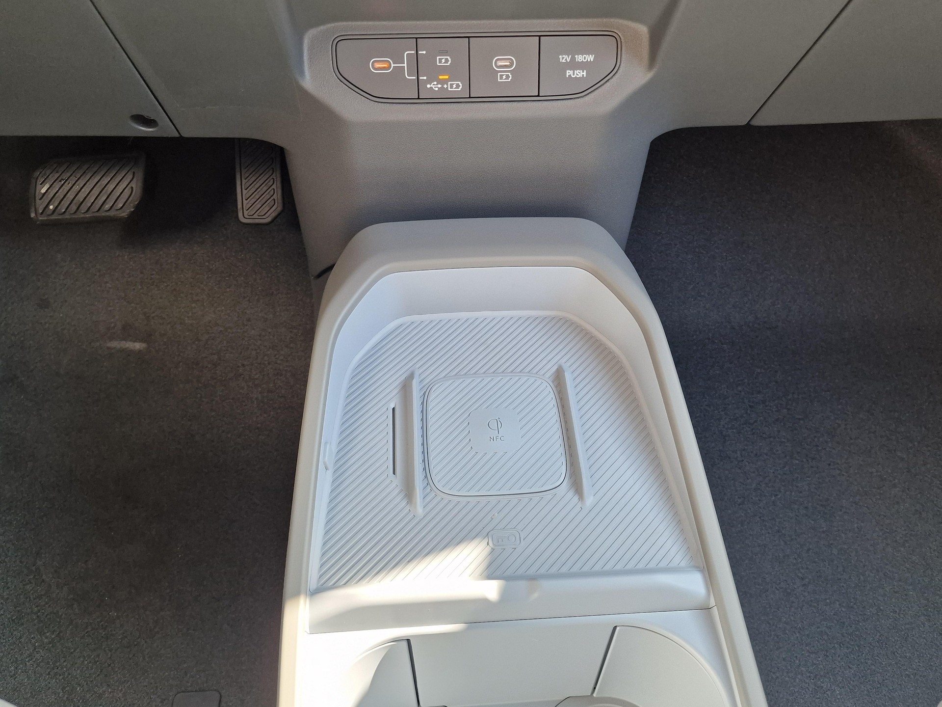 KIA EV3 81 kWh Earth+-image-11