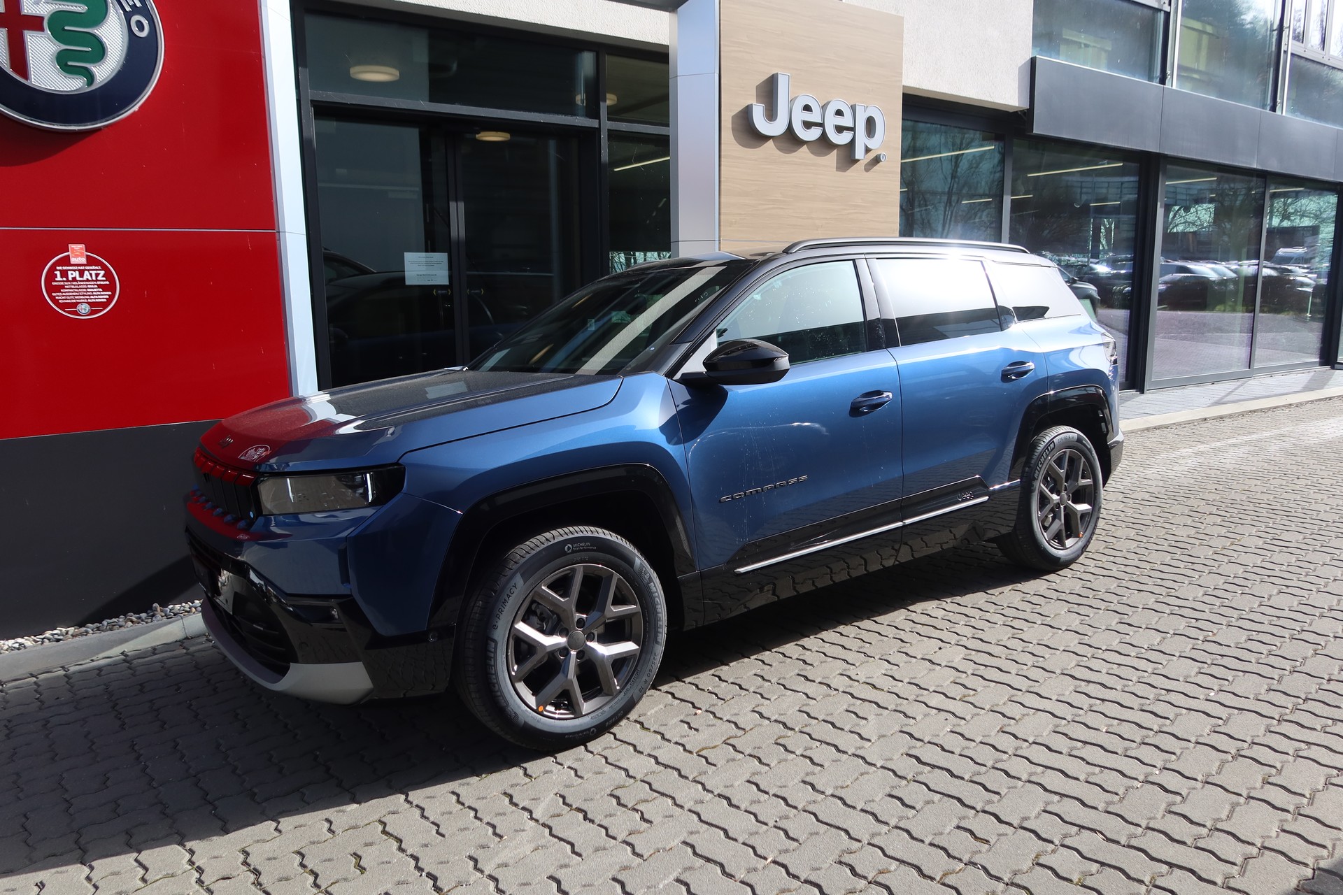 JEEP Compass 1.2 T e-Hybrid Fi-image-2