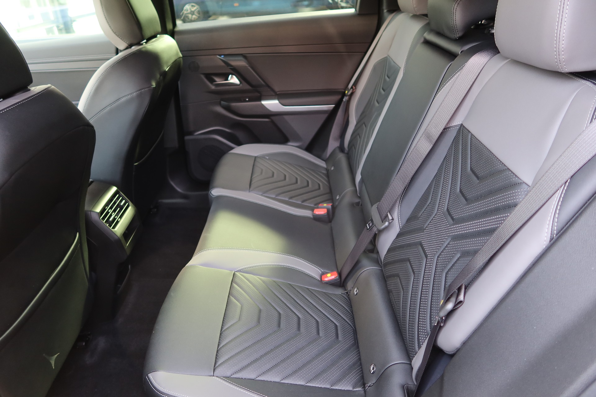 JEEP Compass 1.2 T e-Hybrid Fi-image-9