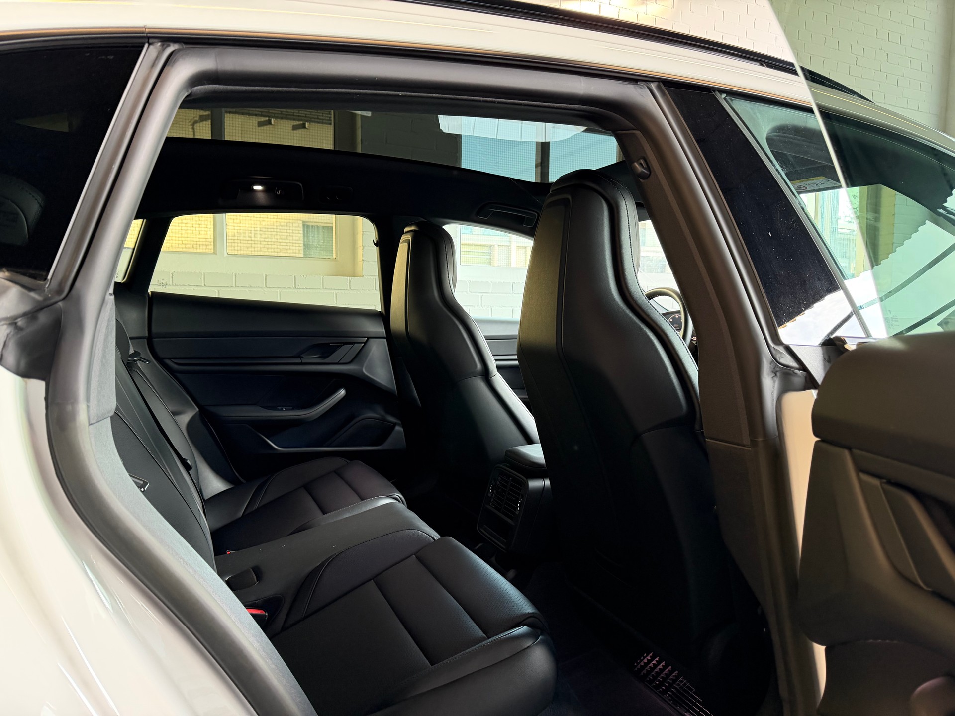 PORSCHE Taycan Sport Turismo Performance 79,2kWh-image-9
