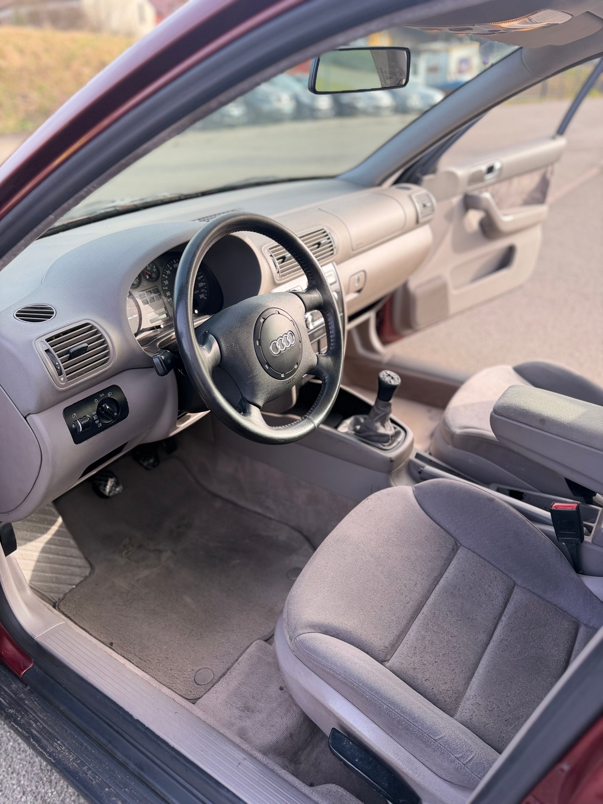AUDI A3 1.8 Attraction-image-11