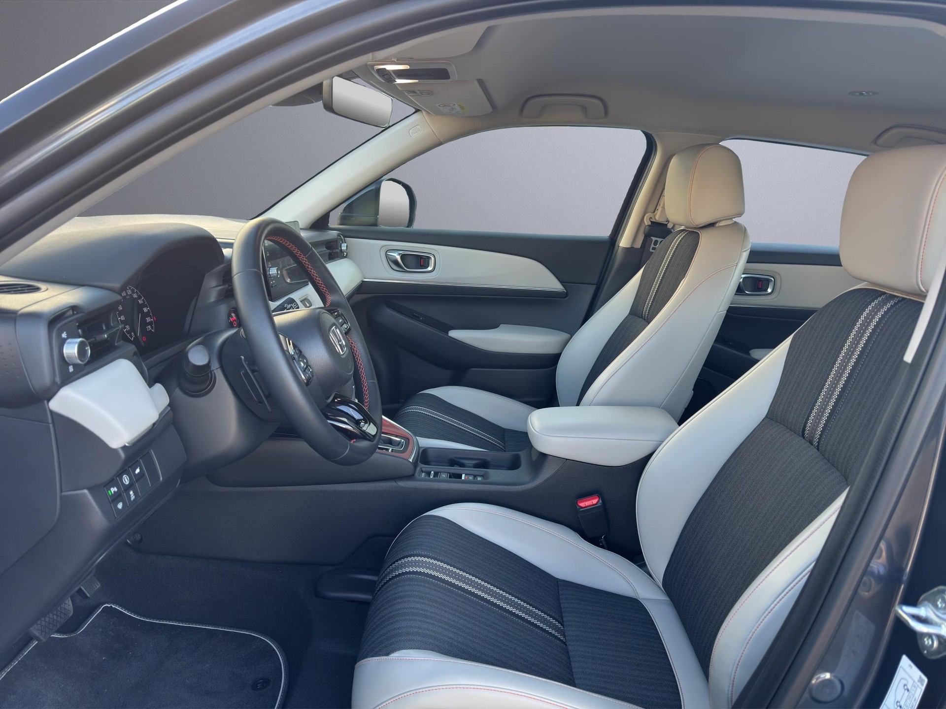 HONDA HR-V 1.5 i-MMD Advance Style-image-11