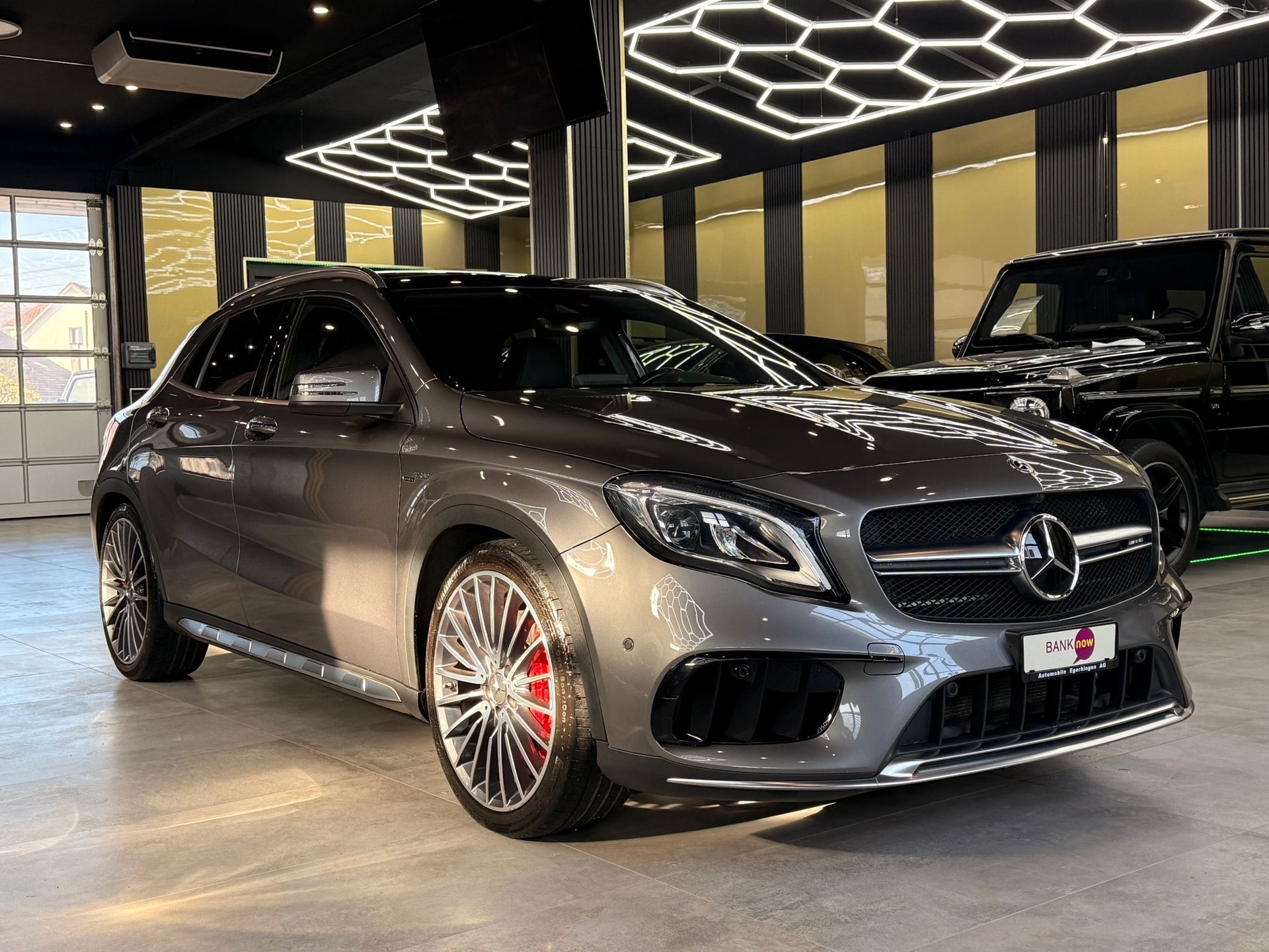 MERCEDES-BENZ GLA 45 AMG 4Matic 7G-DCT-image-2