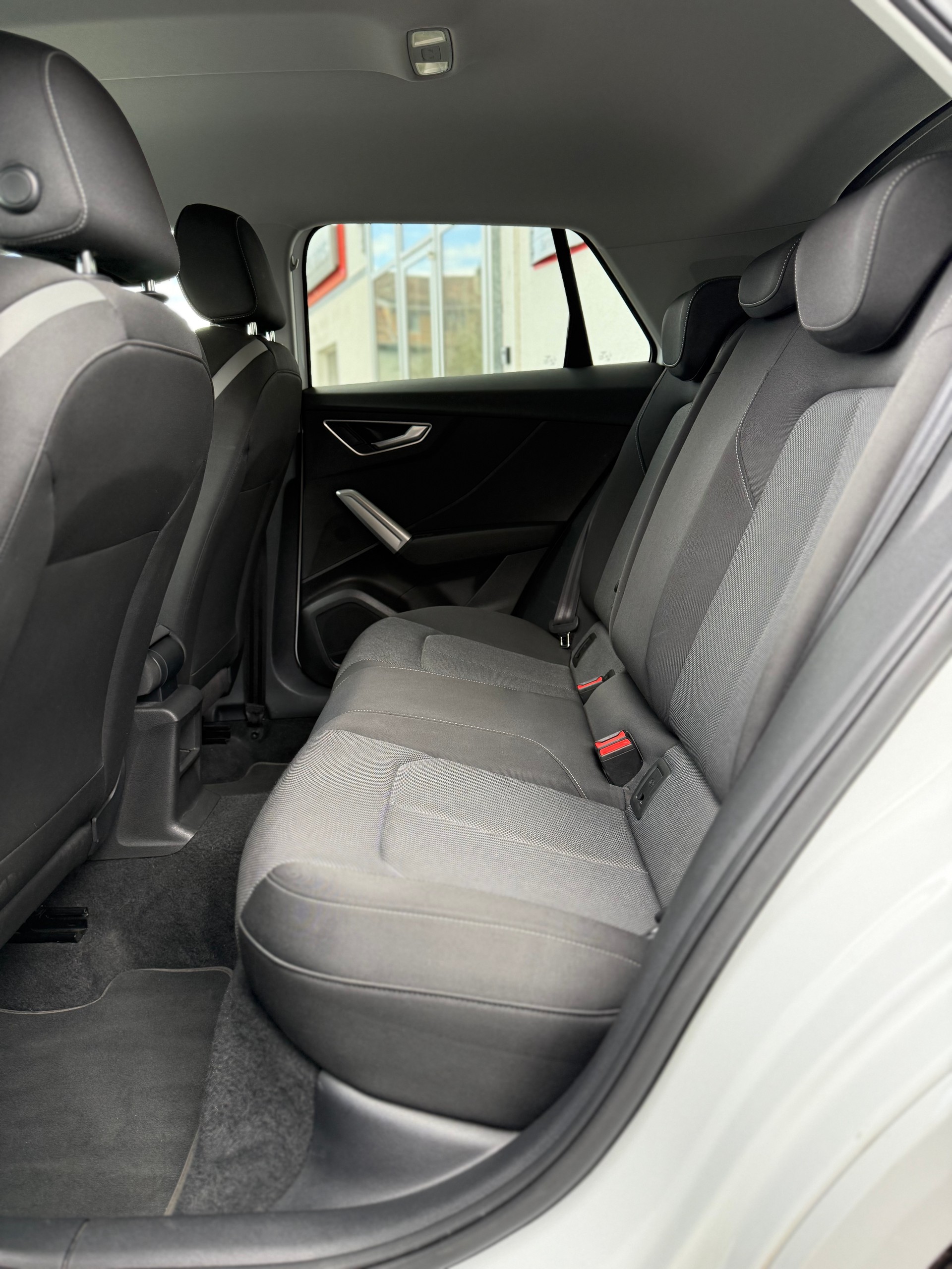 AUDI Q2 35 TFSI S line S-tronic-image-16