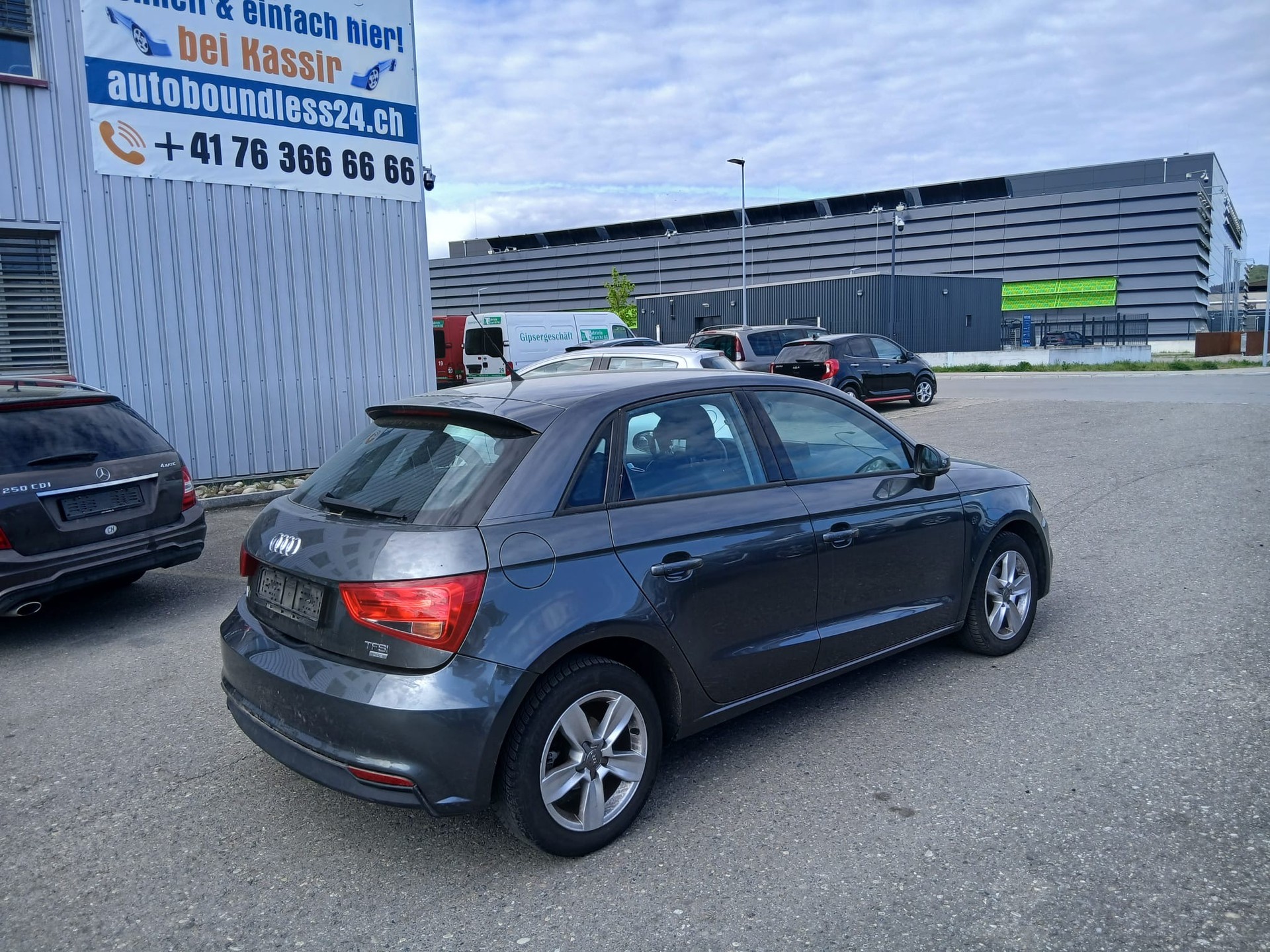 AUDI A1 Sportback 1.0 TFSI Design S-tronic-image-6