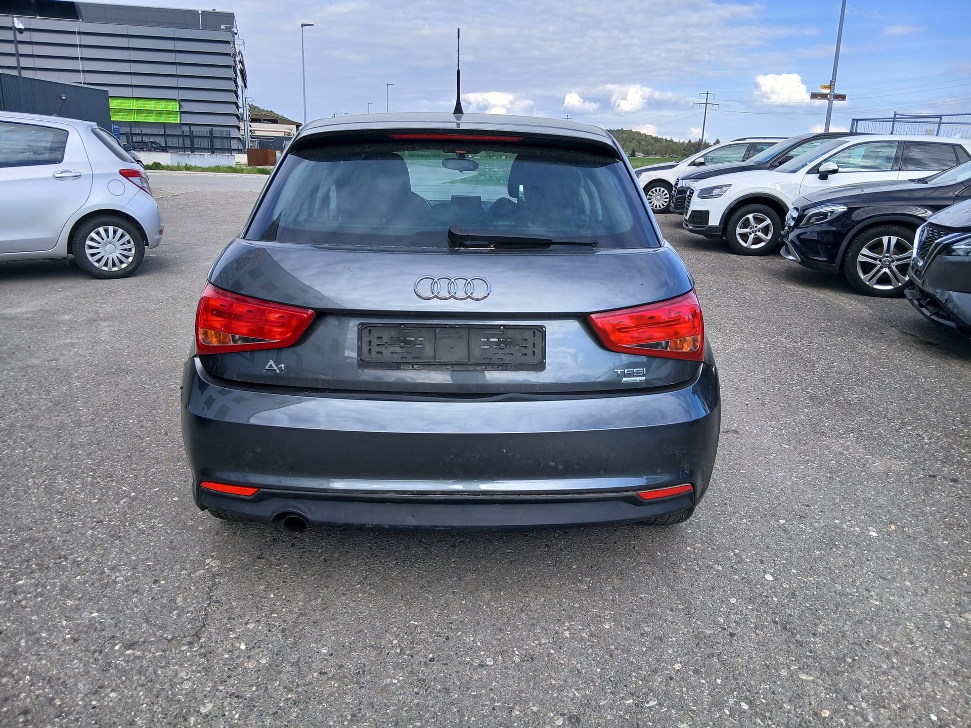 AUDI A1 Sportback 1.0 TFSI Design S-tronic-image-8