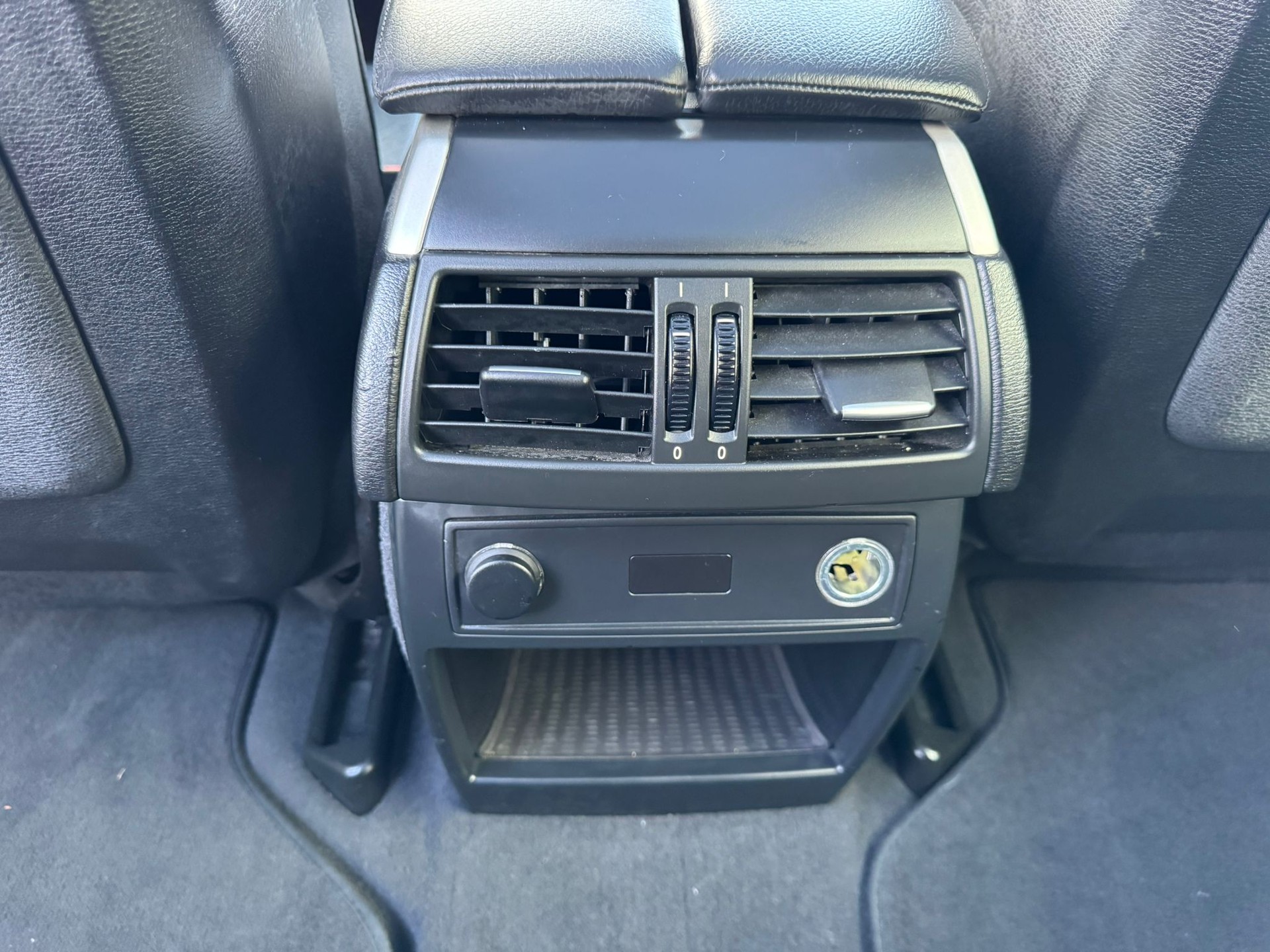 BMW X5 xDrive 35i Steptronic-image-19