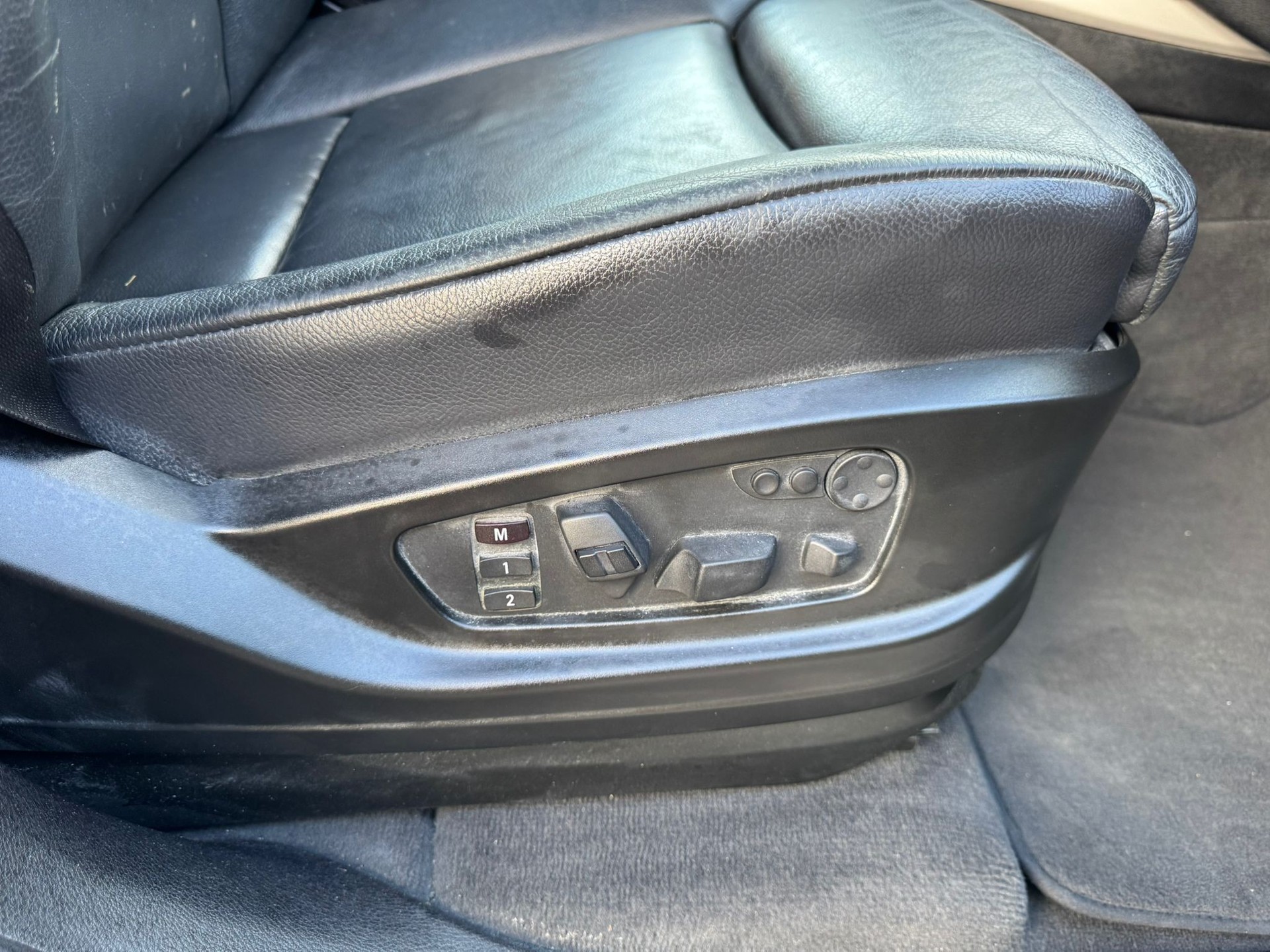 BMW X5 xDrive 35i Steptronic-image-12