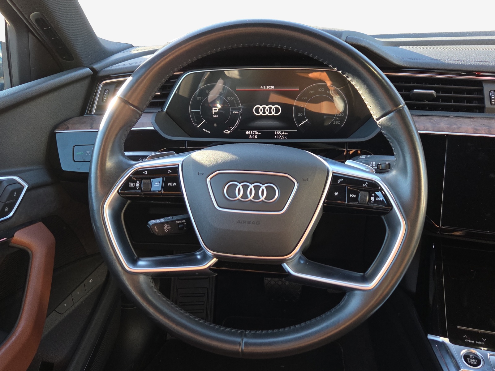 AUDI e-tron 55 Sportback Advanced quattro-image-9