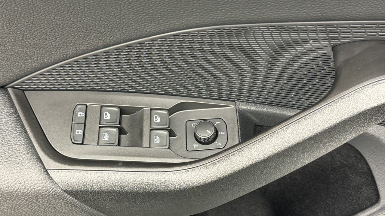 SKODA Octavia Combi 2.0 TSI DSG RS-image-8