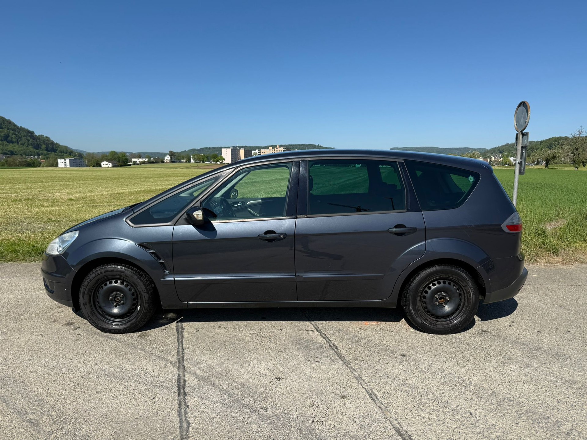 FORD S-Max 2.0i Ambiente-image-1