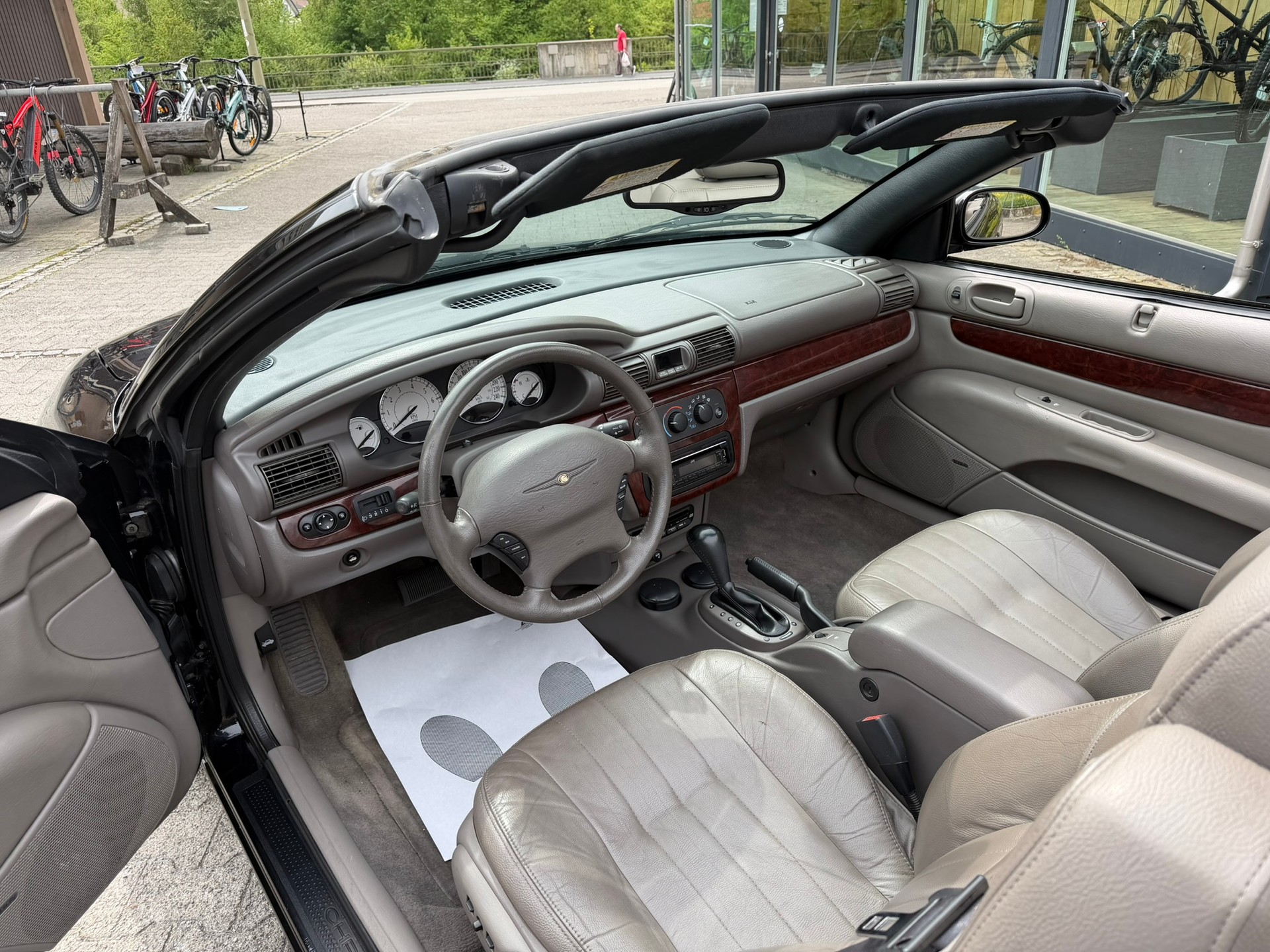 CHRYSLER Sebring 2.7 V6 Touring (LX)-image-7