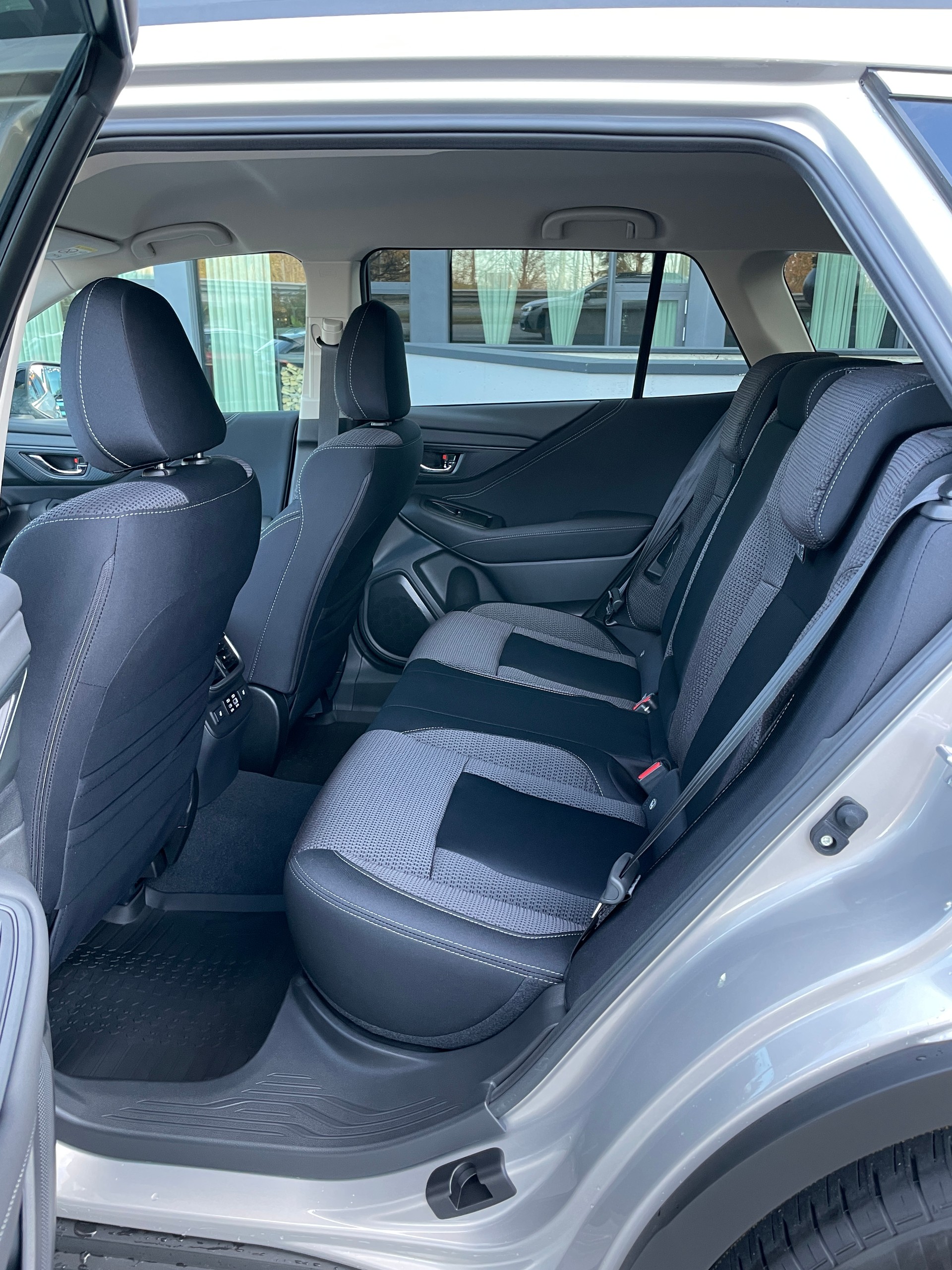 SUBARU Outback 2.5i Advantage AWD Lineartronic-image-11