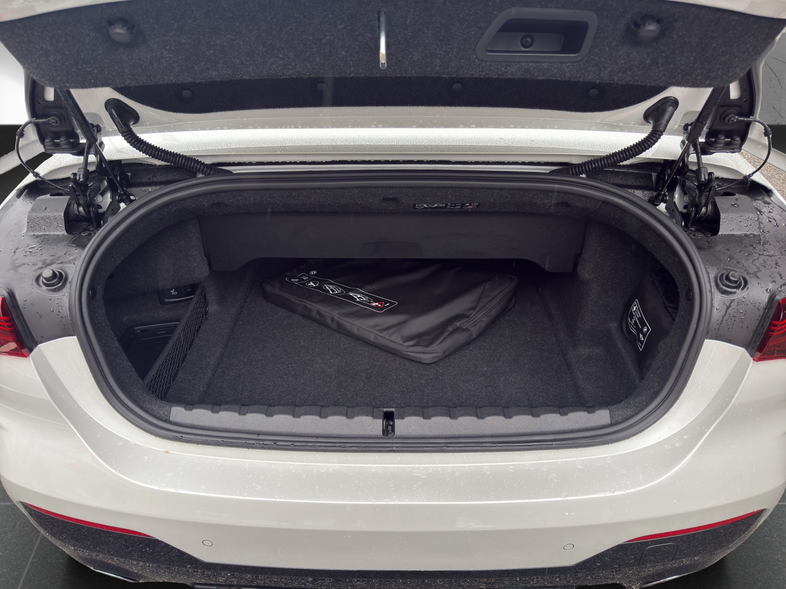 BMW 430i xDrive Cabriolet M Sport Steptronic-image-17
