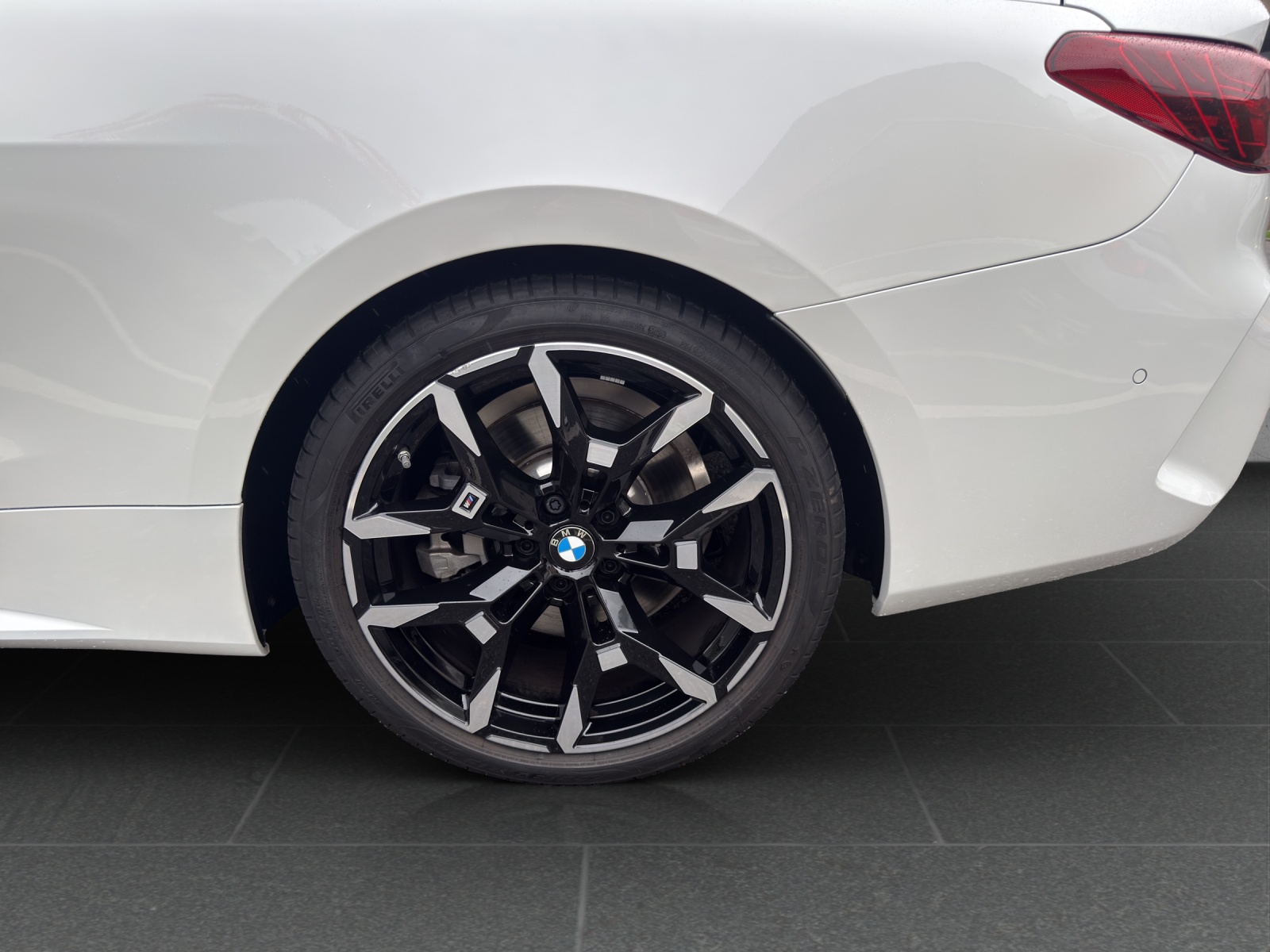 BMW 430i xDrive Cabriolet M Sport Steptronic-image-11