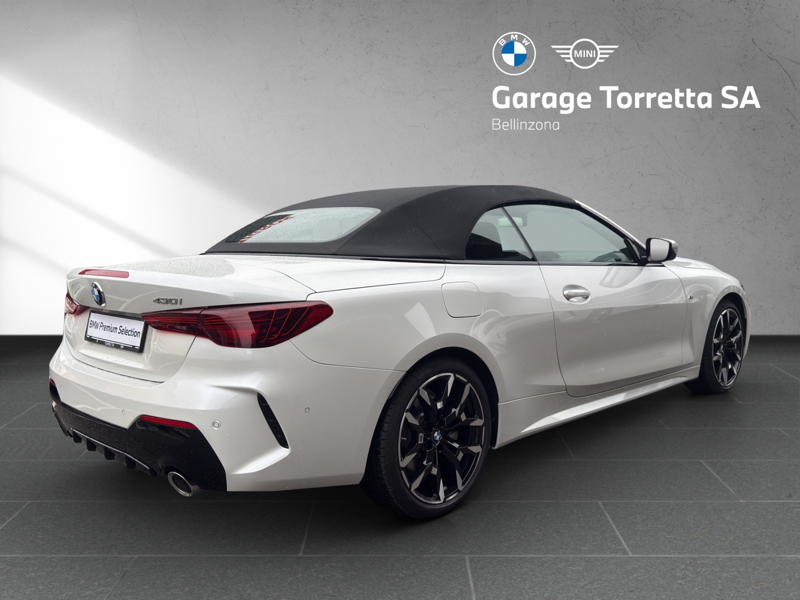 BMW 430i xDrive Cabriolet M Sport Steptronic-image-4