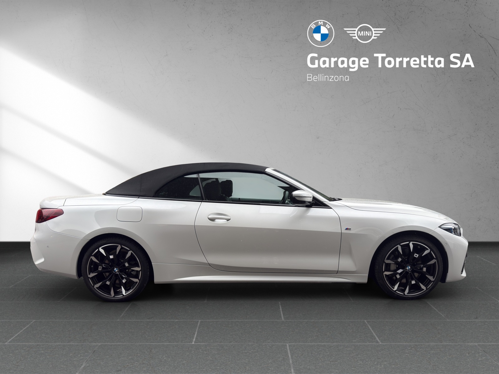 BMW 430i xDrive Cabriolet M Sport Steptronic-image-5