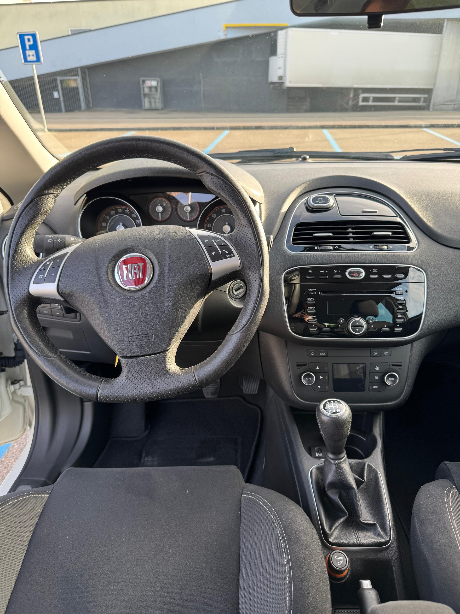 FIAT Punto 1.4 16V Turbo Sport-image-4