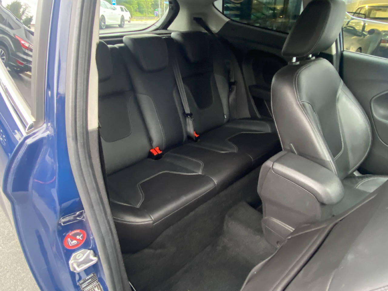 FORD Fiesta 1.0 EcoB 100 Titanium-image-10
