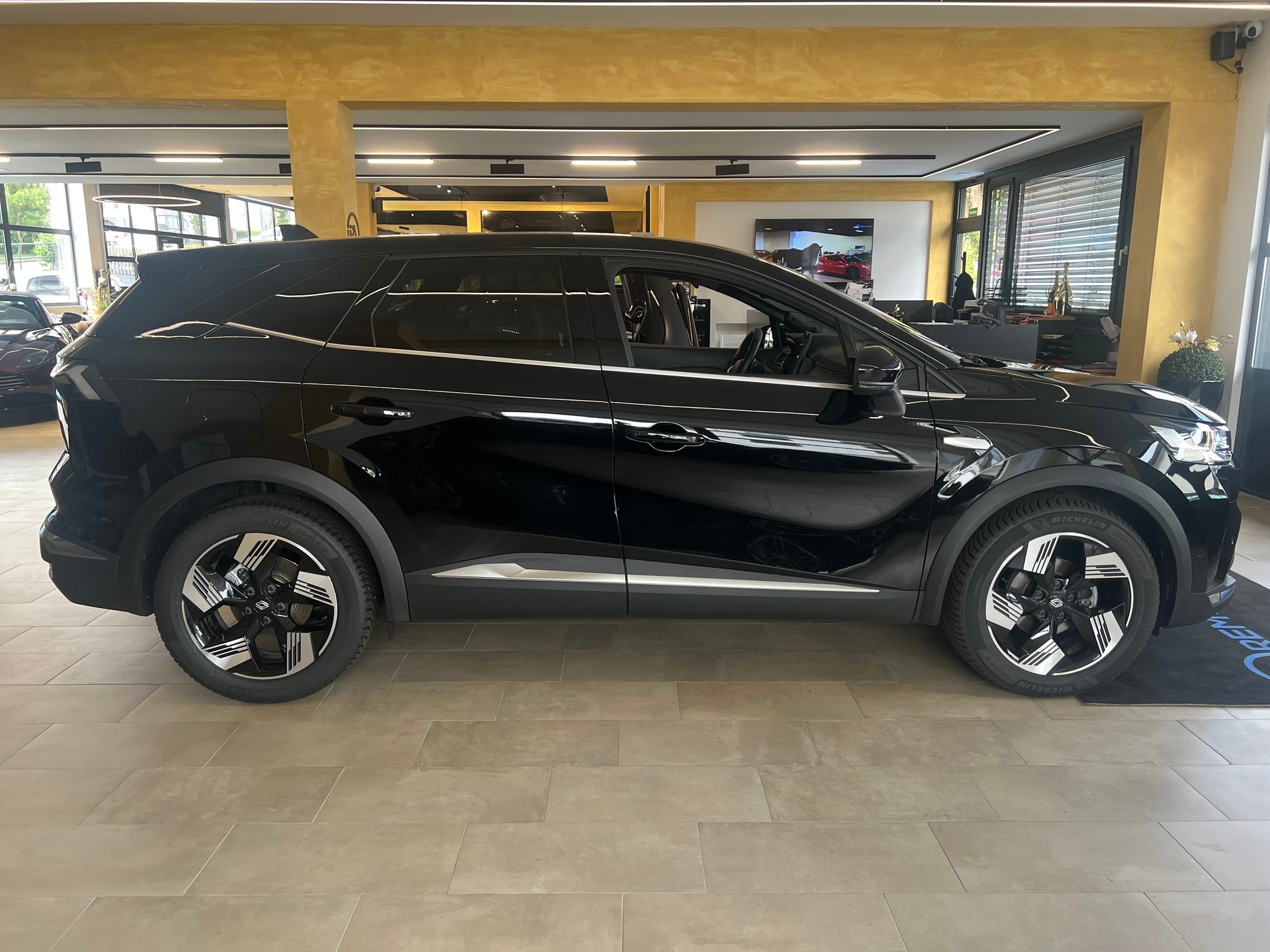 RENAULT Symbioz 1.3 Techno EDC-showroom-element-1