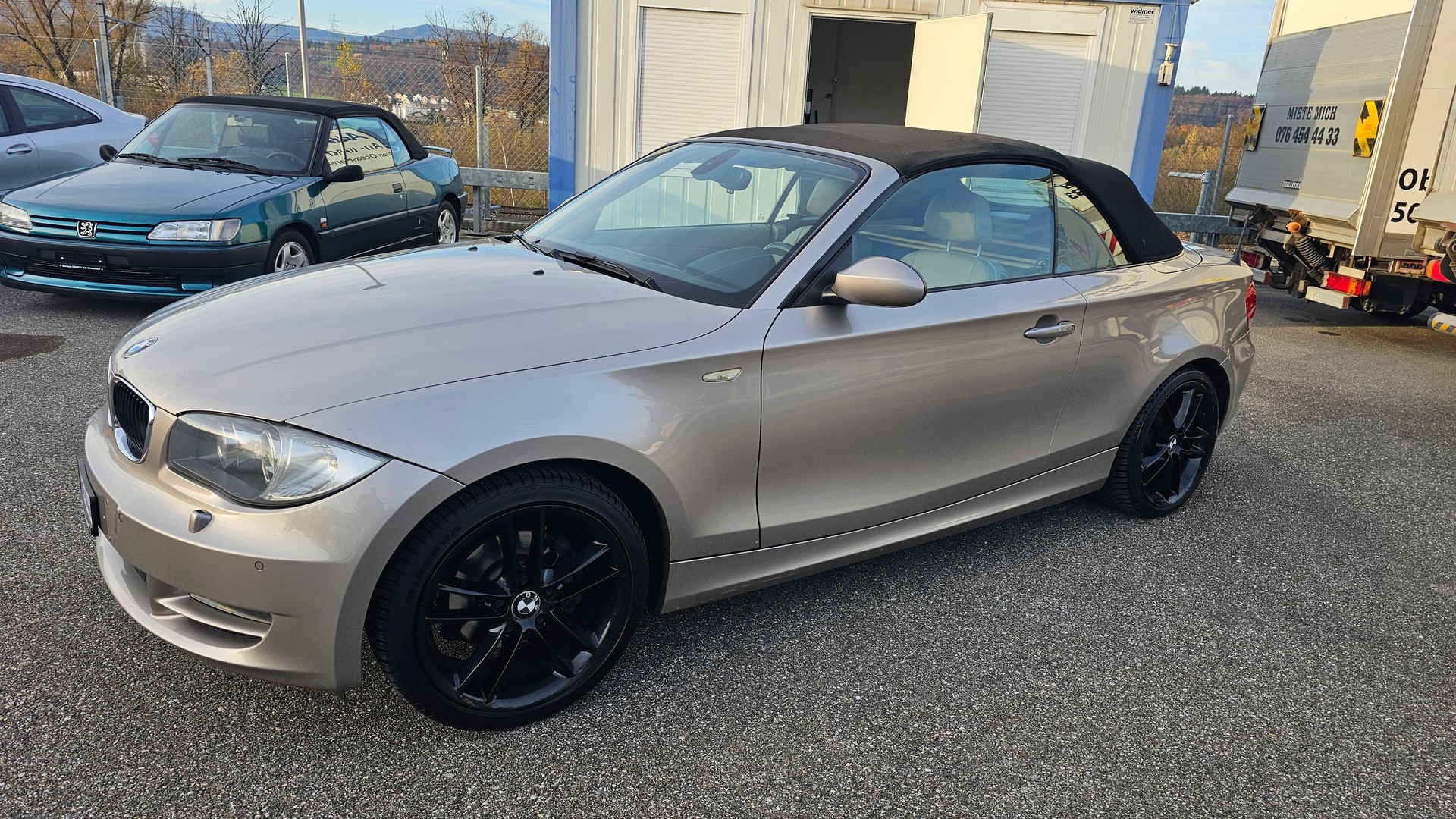 BMW 120d Cabrio-image-9