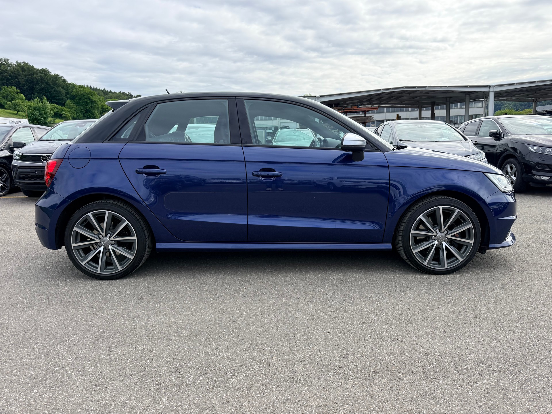 AUDI S1 Sportback 2.0 TFSI Sport quattro-image-8