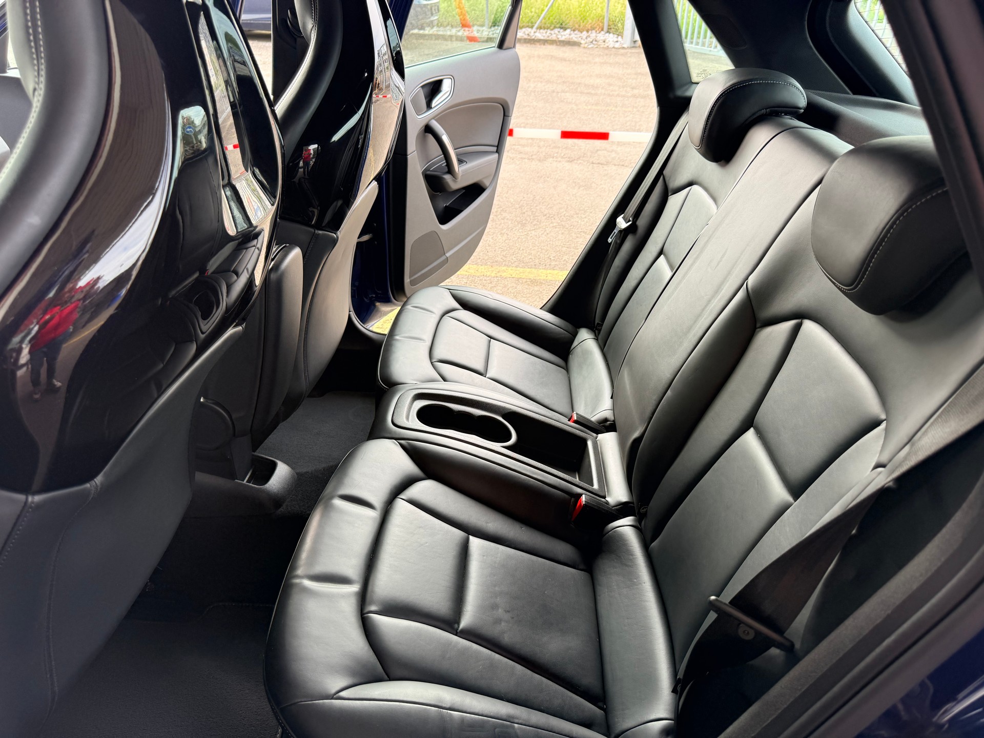 AUDI S1 Sportback 2.0 TFSI Sport quattro-image-9