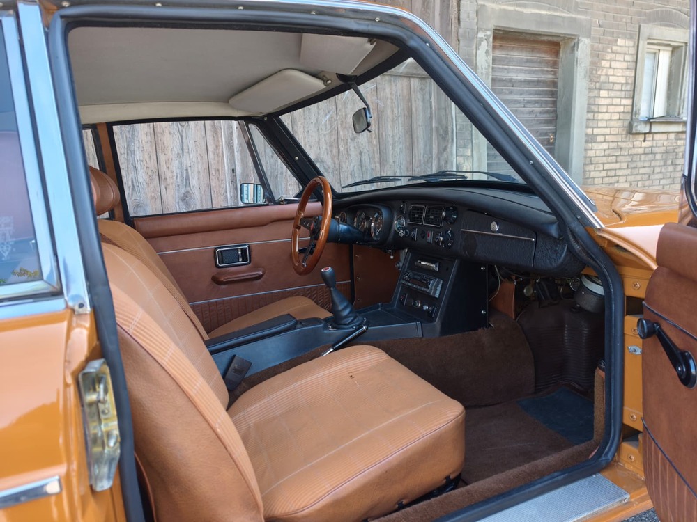 MG MGB GT-image-5